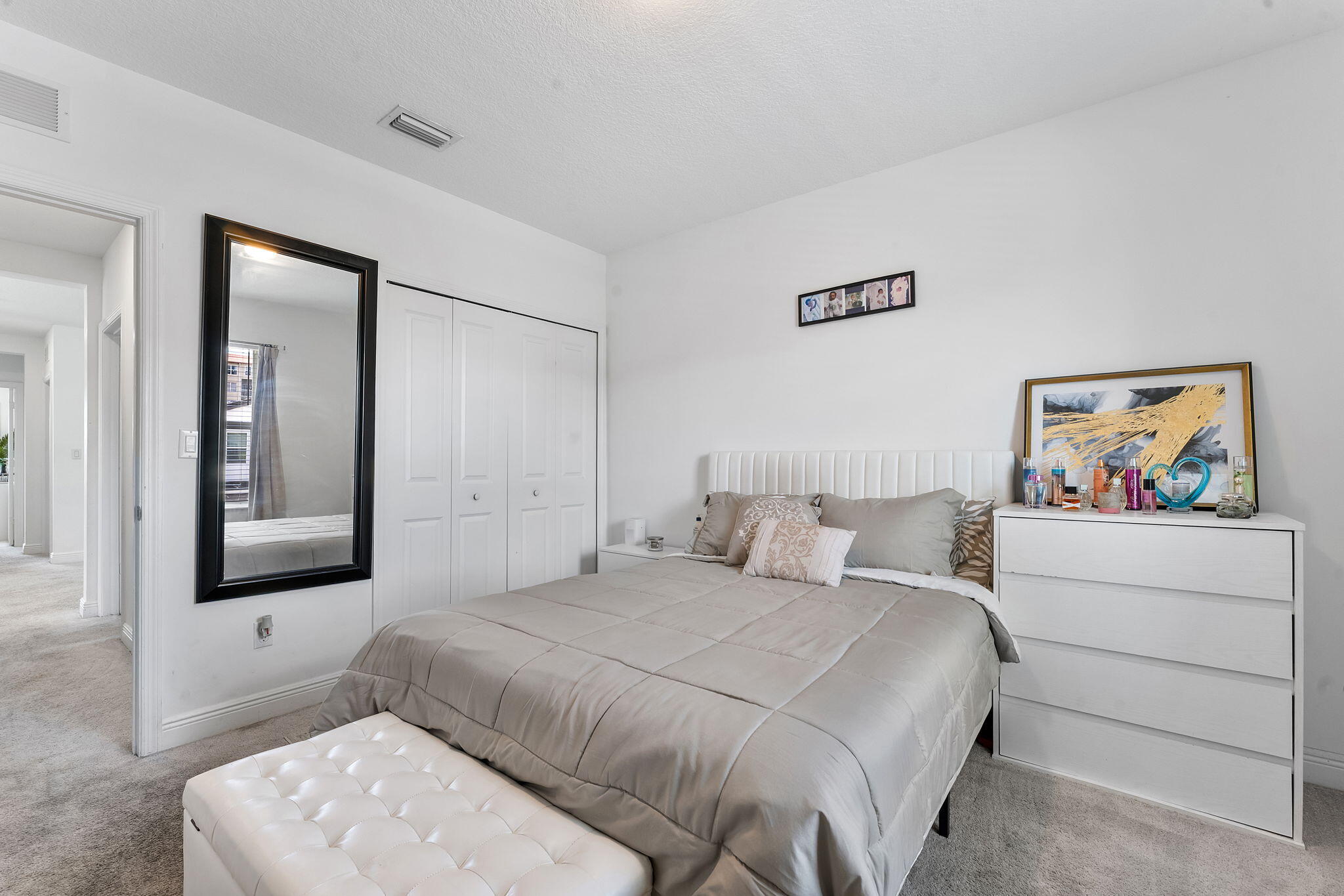 CRYSTAL LAKE 1ST SEC - Residential