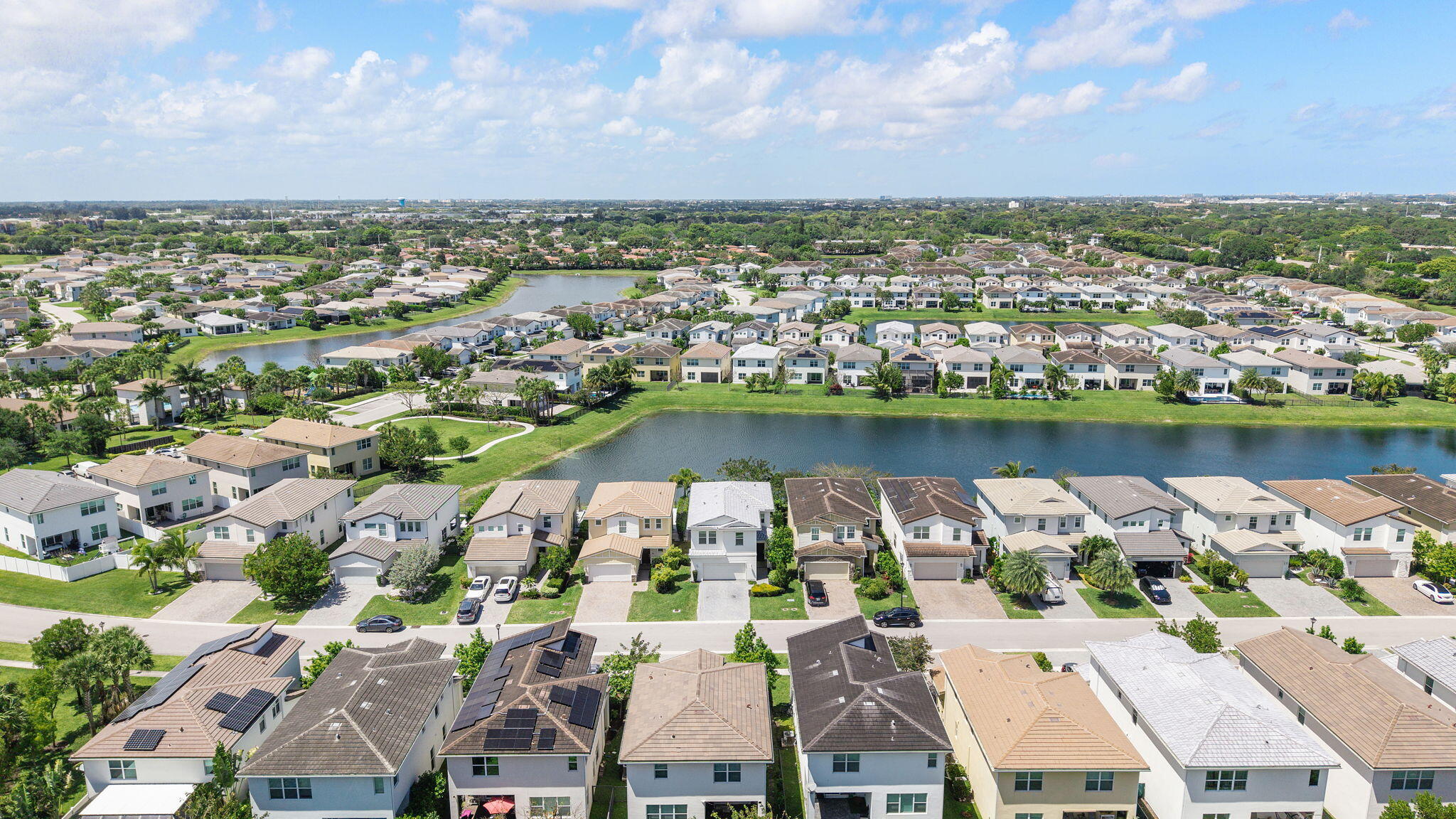 CRYSTAL LAKE 1ST SEC - Residential