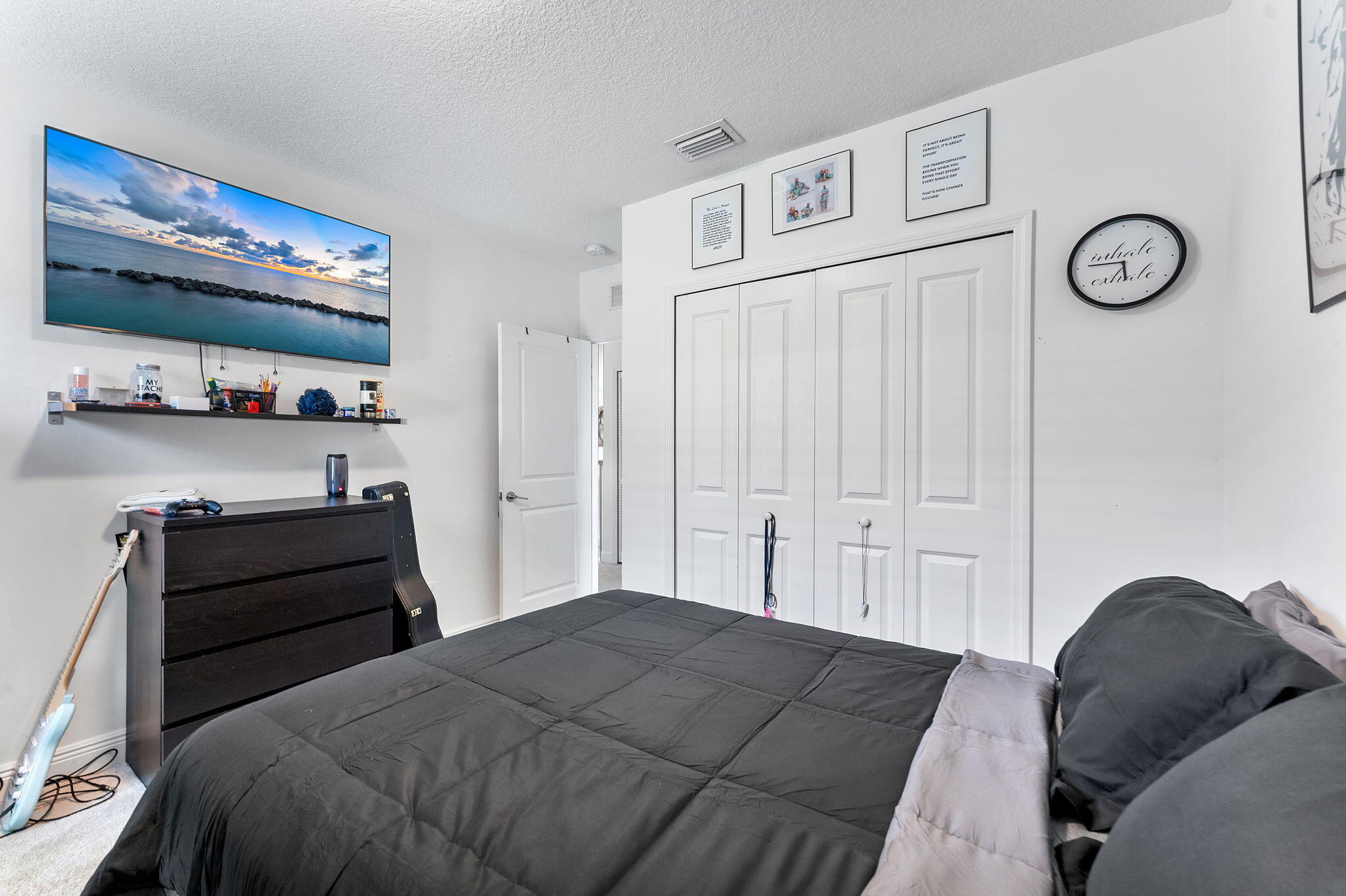 CRYSTAL LAKE 1ST SEC - Residential