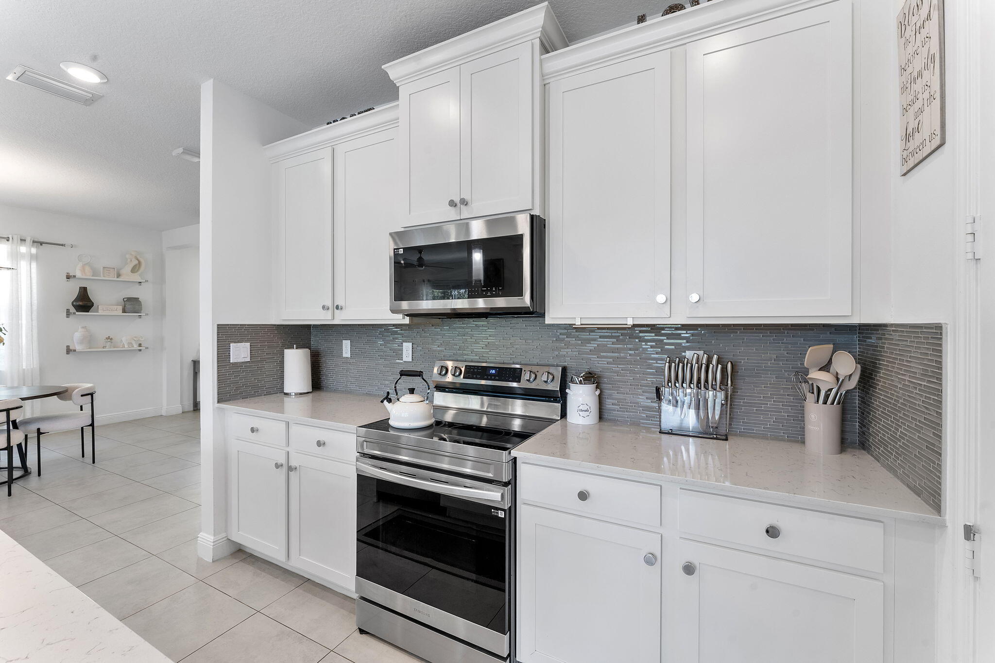 CRYSTAL LAKE 1ST SEC - Residential