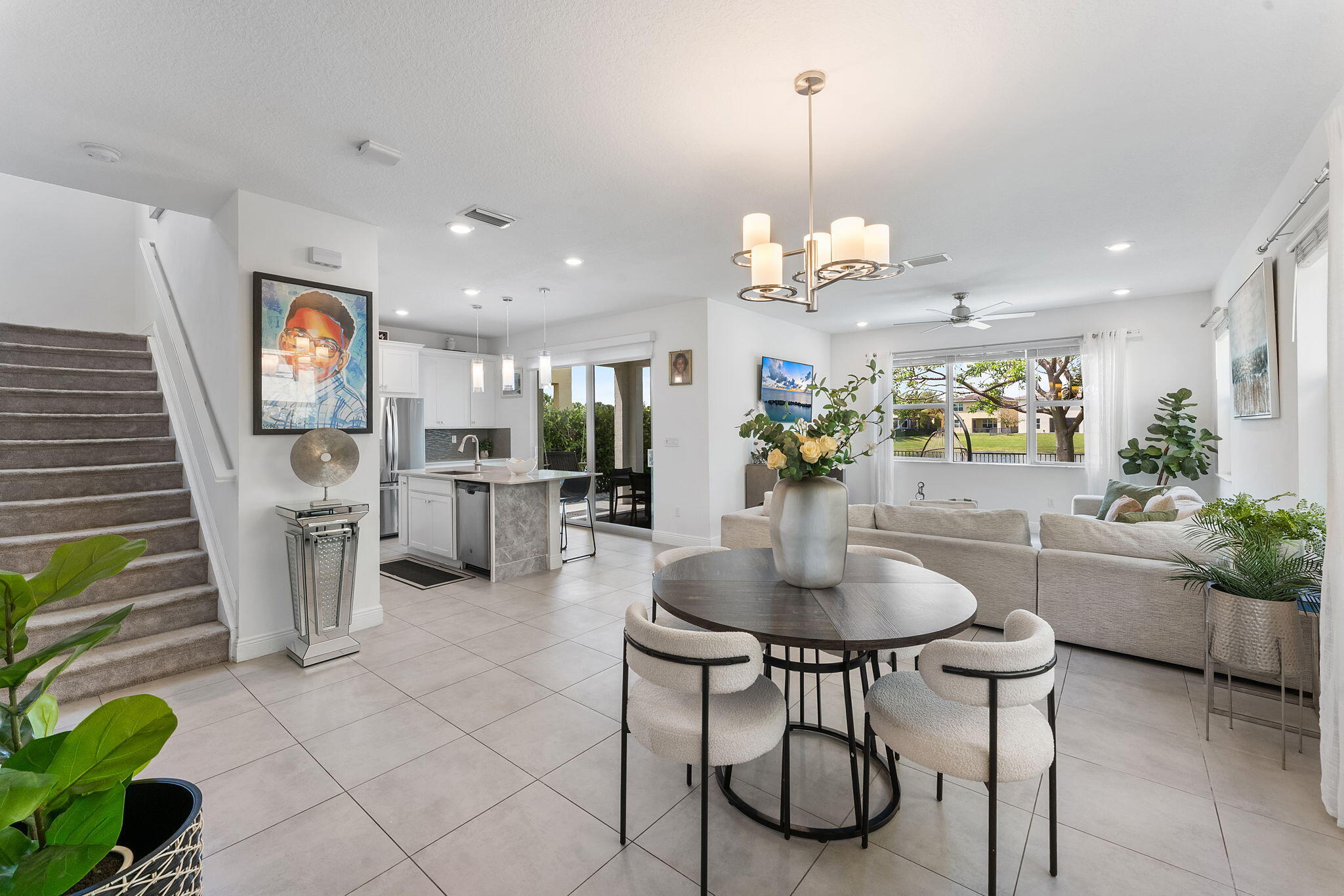 CRYSTAL LAKE 1ST SEC - Residential