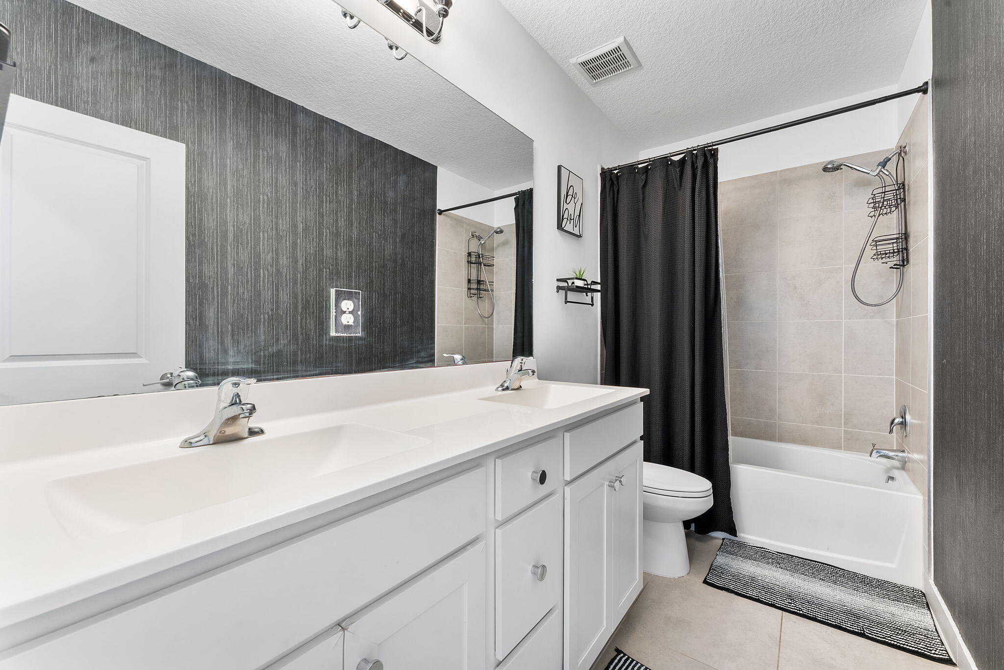 CRYSTAL LAKE 1ST SEC - Residential