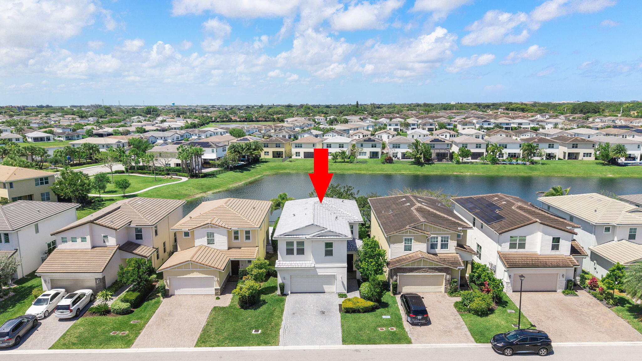 CRYSTAL LAKE 1ST SEC - Residential