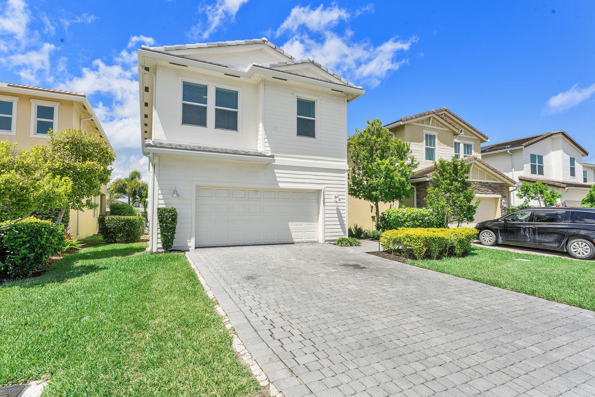 CRYSTAL LAKE 1ST SEC - Residential