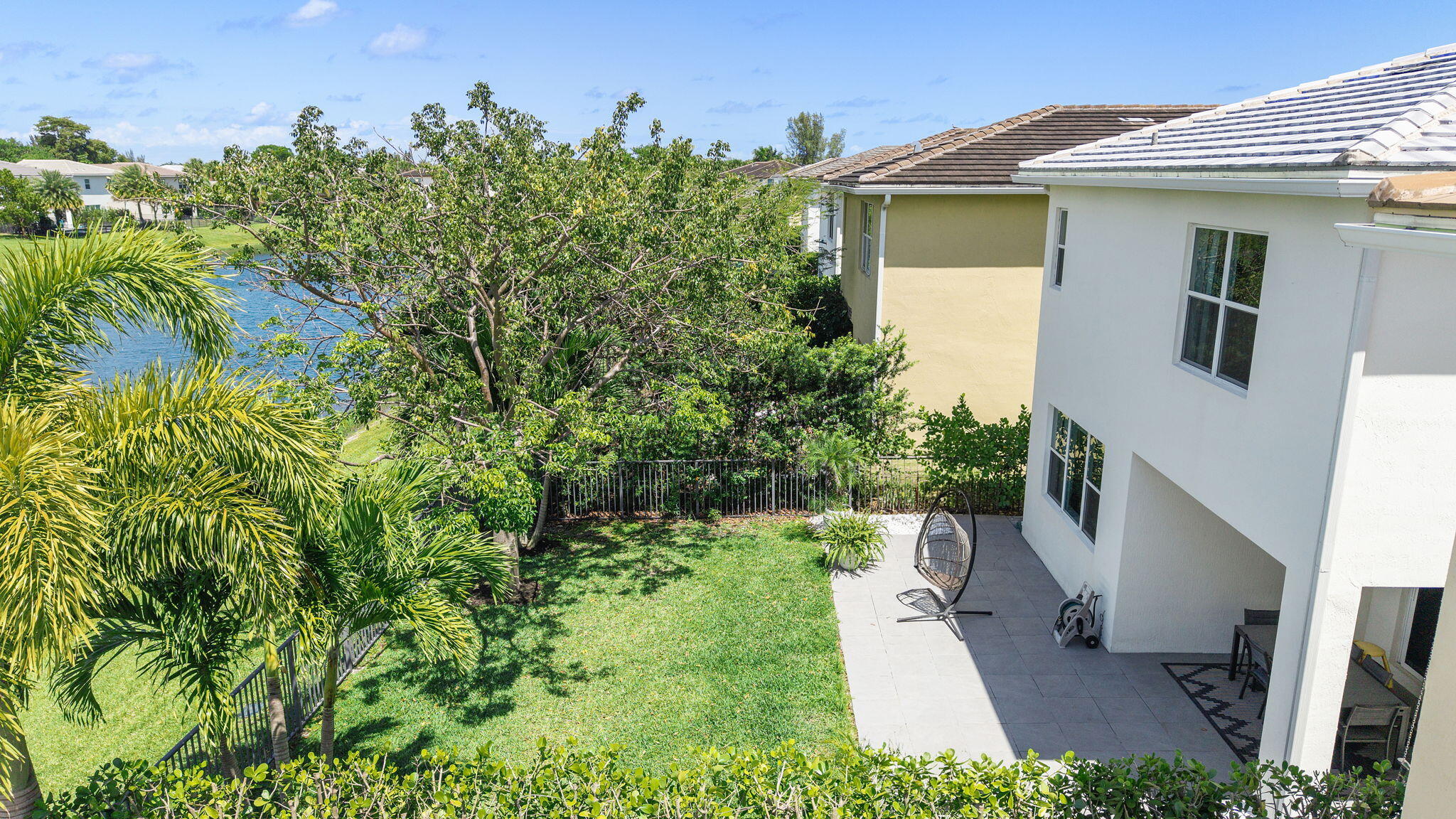 CRYSTAL LAKE 1ST SEC - Residential