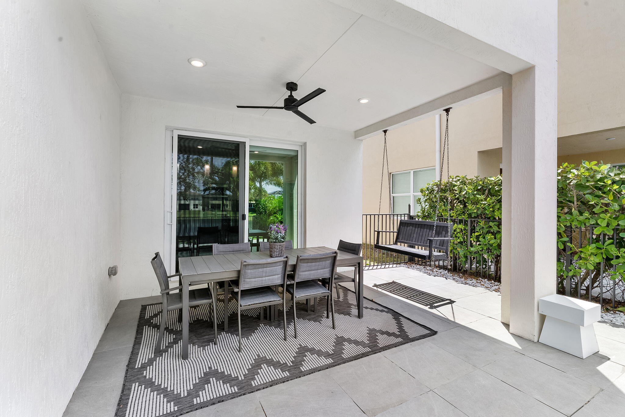 CRYSTAL LAKE 1ST SEC - Residential