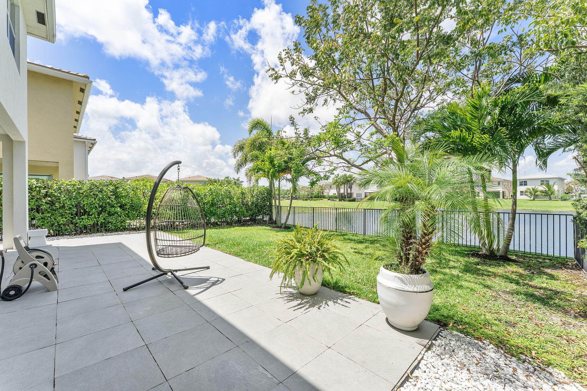 CRYSTAL LAKE 1ST SEC - Residential