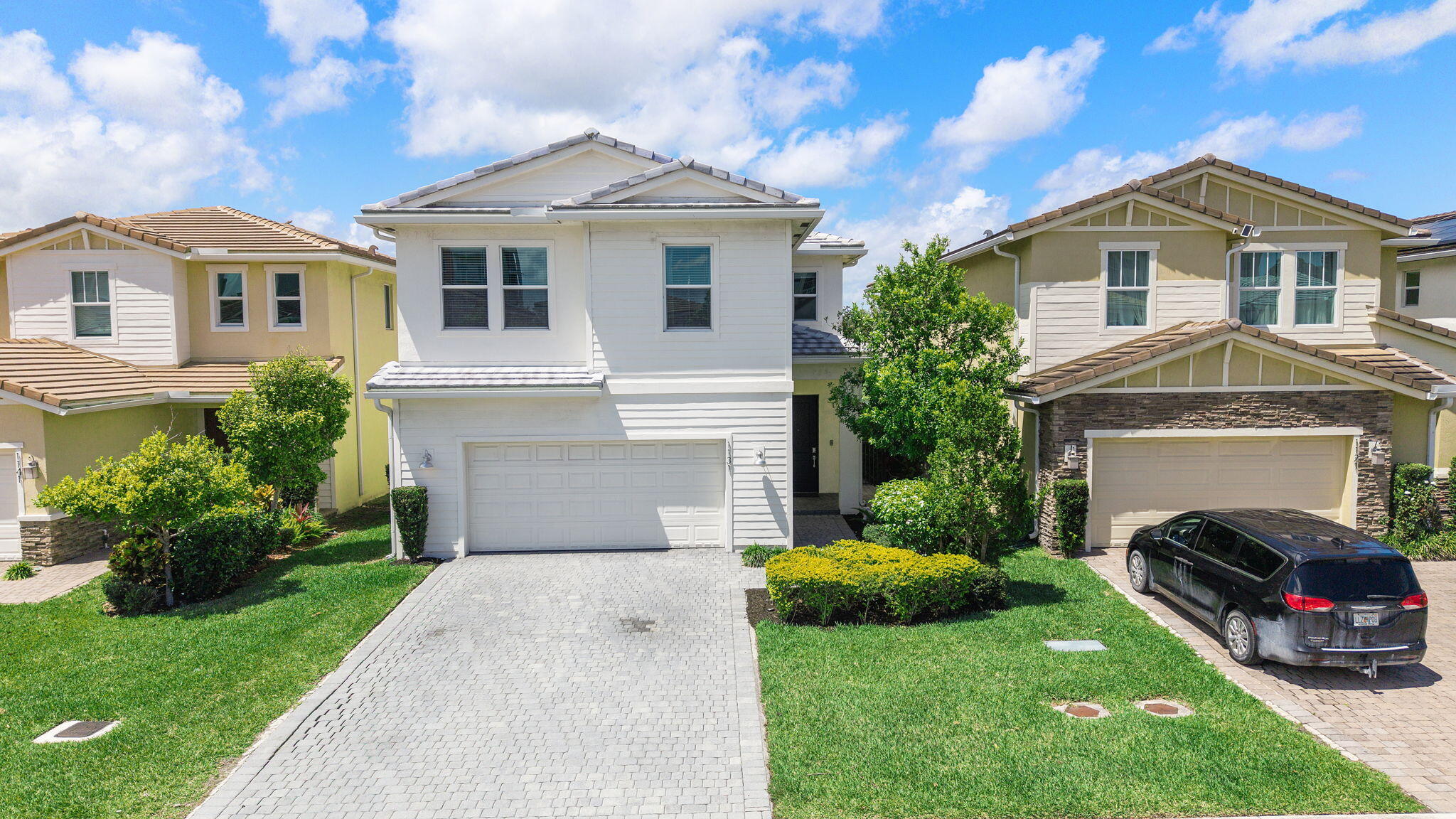 CRYSTAL LAKE 1ST SEC - Residential