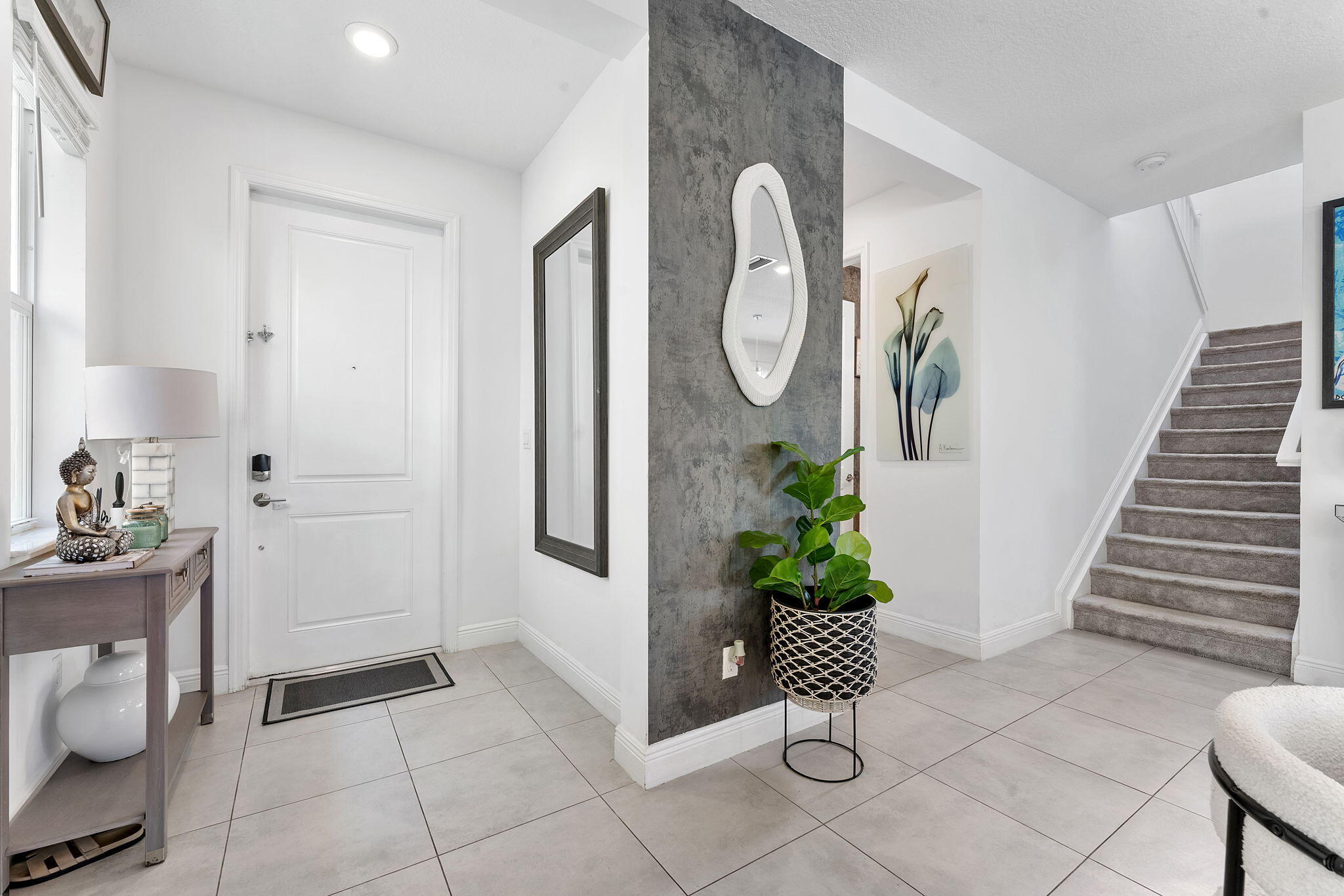 CRYSTAL LAKE 1ST SEC - Residential