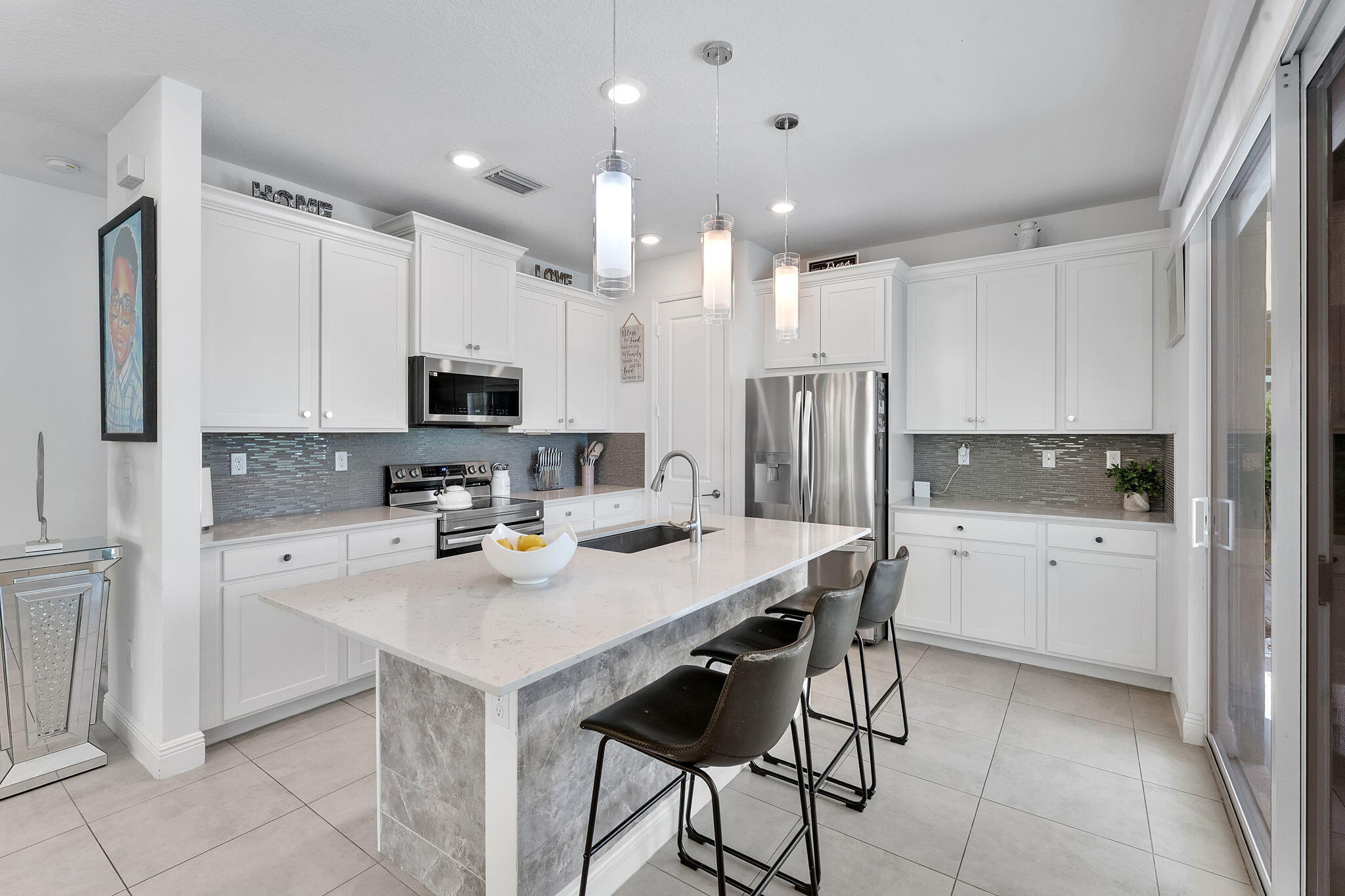 CRYSTAL LAKE 1ST SEC - Residential