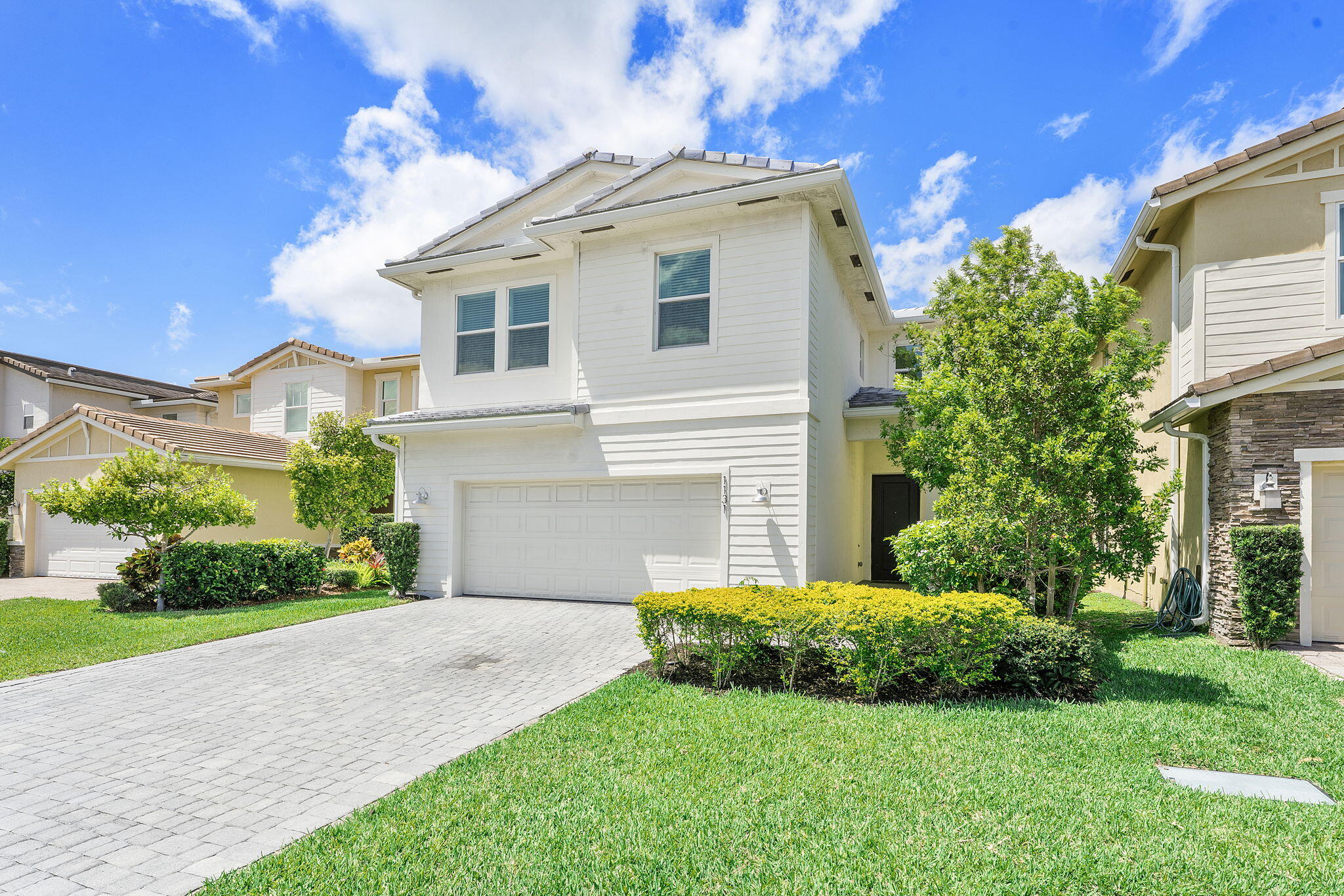 CRYSTAL LAKE 1ST SEC - Residential