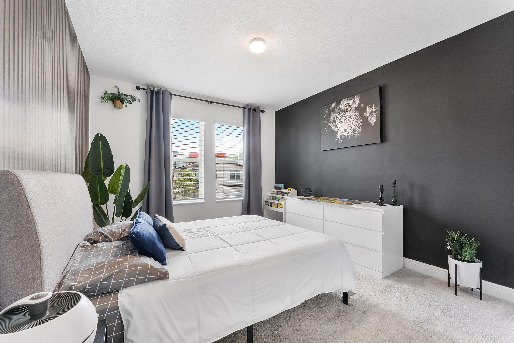 CRYSTAL LAKE 1ST SEC - Residential