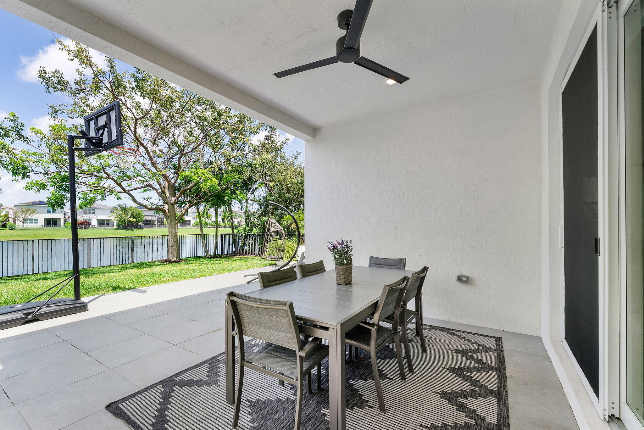 CRYSTAL LAKE 1ST SEC - Residential