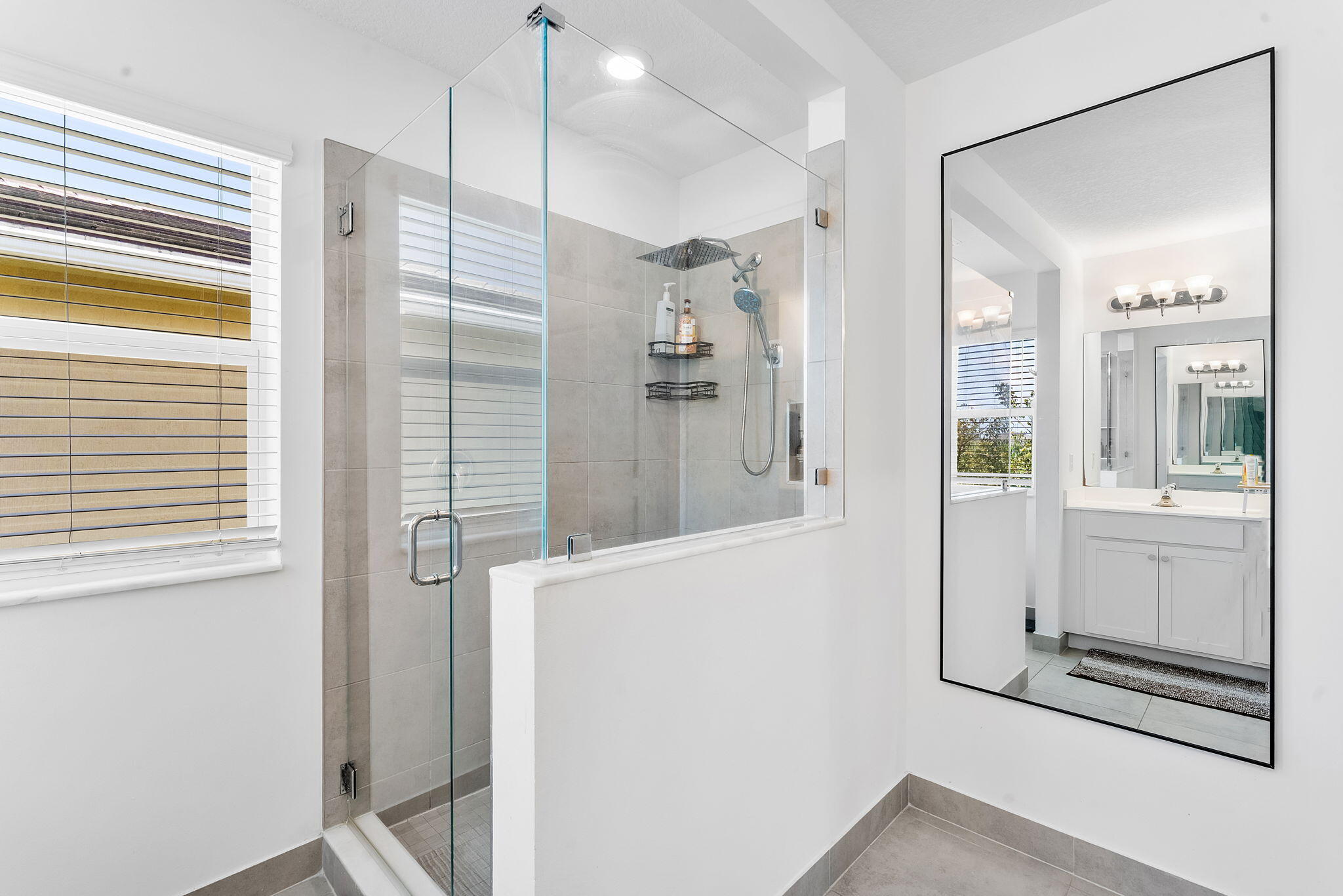 CRYSTAL LAKE 1ST SEC - Residential