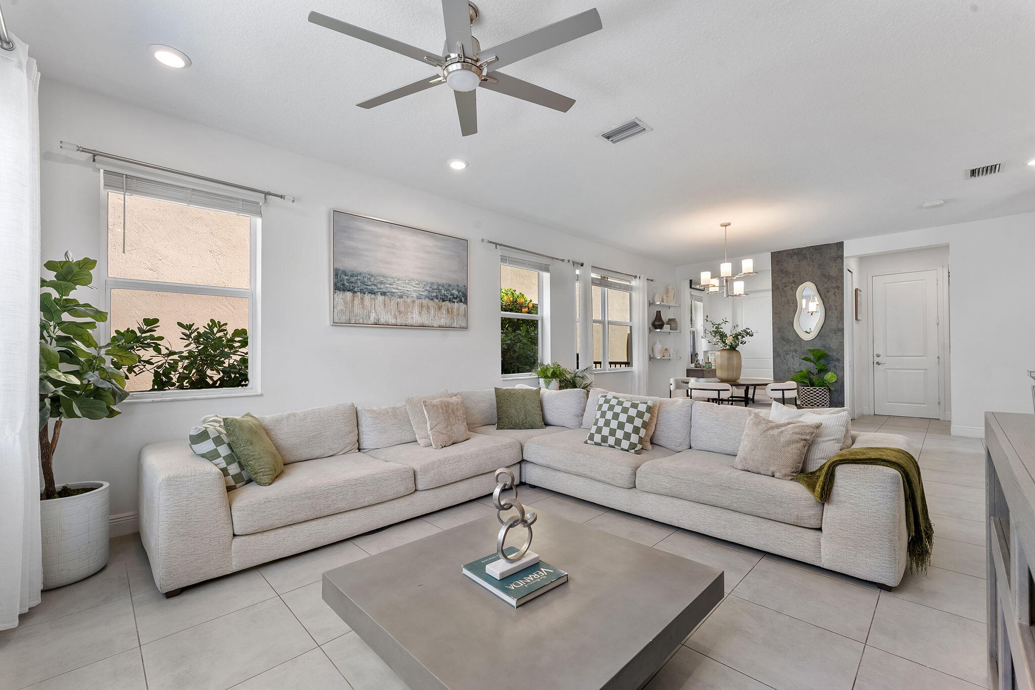 CRYSTAL LAKE 1ST SEC - Residential