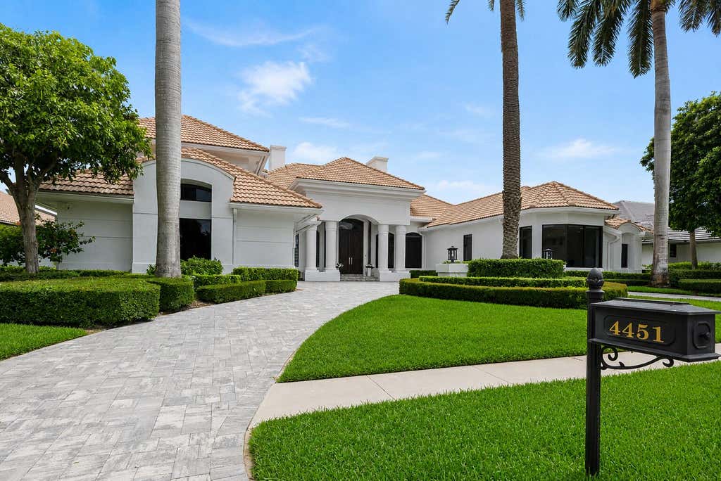 Photo of 4451 Bocaire Boulevard, Boca Raton, FL 33487 (MLS # B26060611)