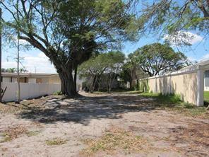 165 NW 17th Avenue