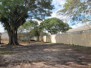 165 NW 17th Avenue