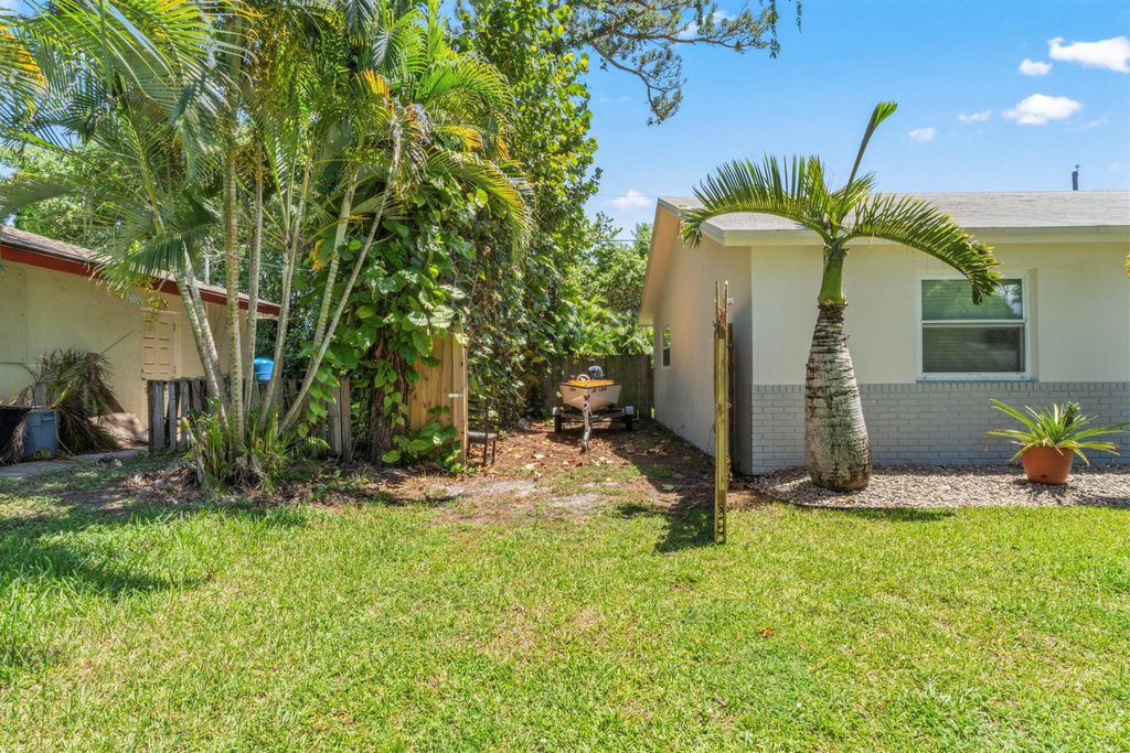 Photo of 3622 Lothair Avenue, Boynton Beach, FL 33436 (MLS # R11109901)