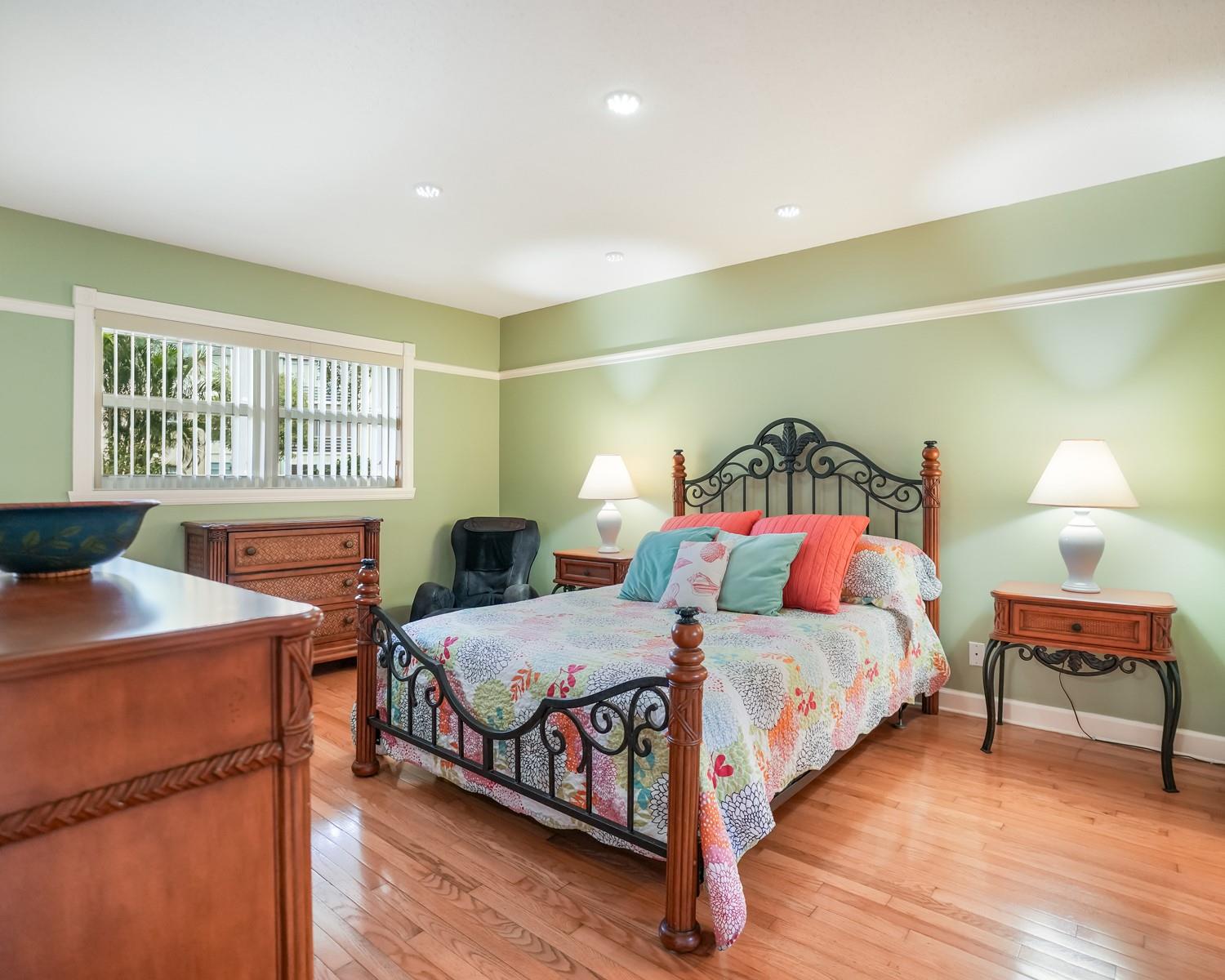 4331 NW 16th St 107