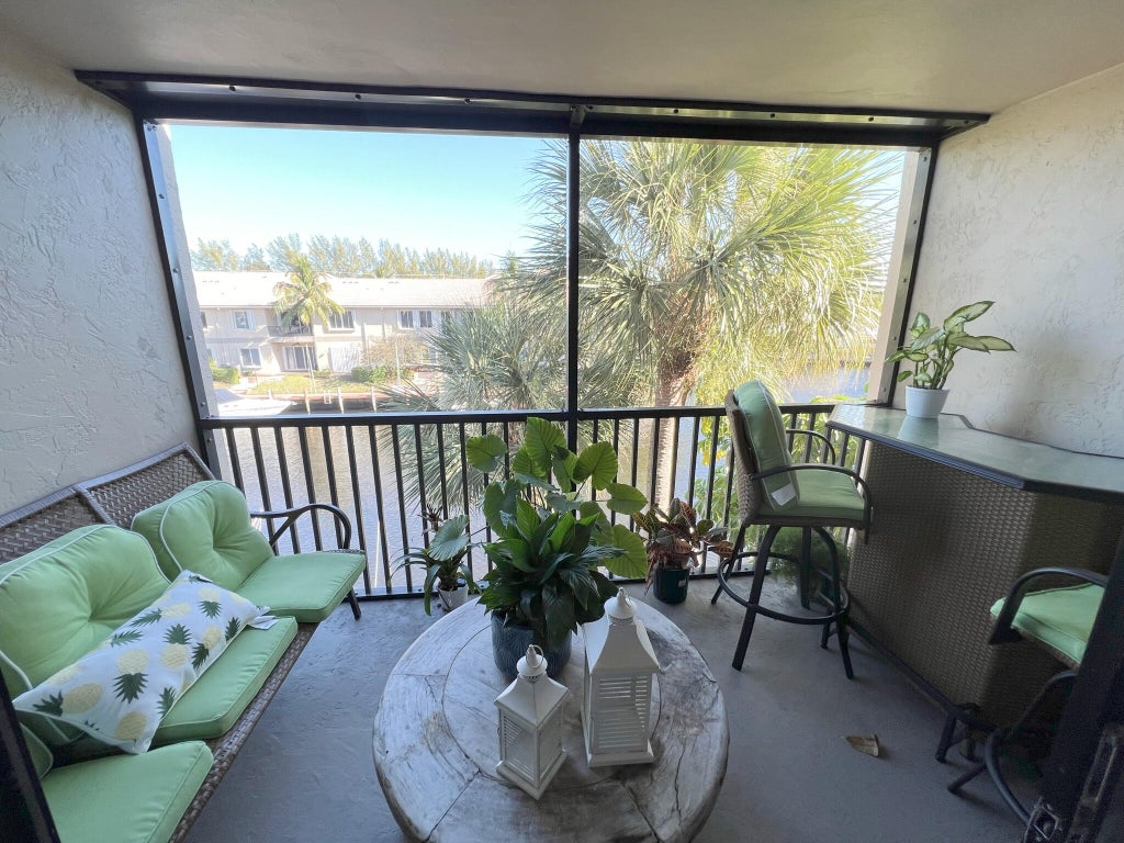 Photo of 1 Royal Palm Way #3050, Boca Raton, FL 33432 (MLS # B26070194)