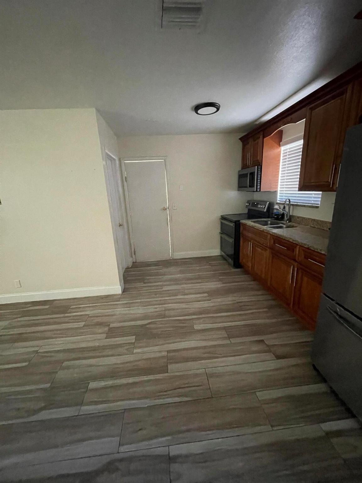 SUNNYSIDE ESTS PL IN - Residential Lease
