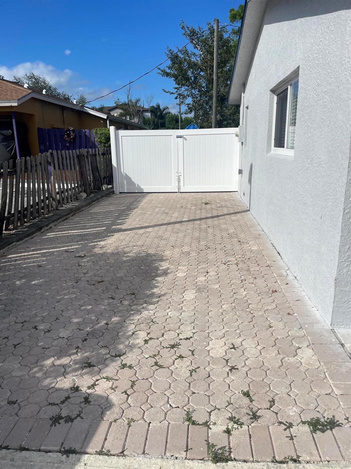 SUNNYSIDE ESTS PL IN - Residential Lease
