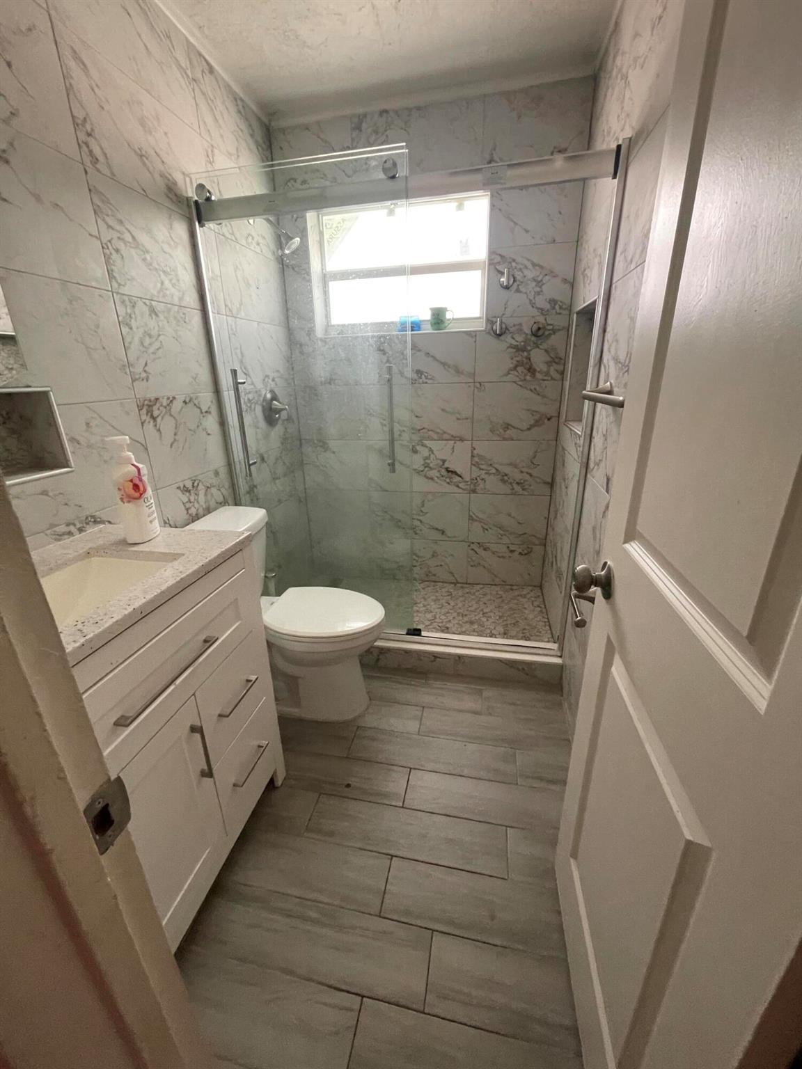 SUNNYSIDE ESTS PL IN - Residential Lease