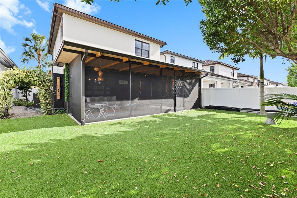 WHISPERING OAKS - Residential