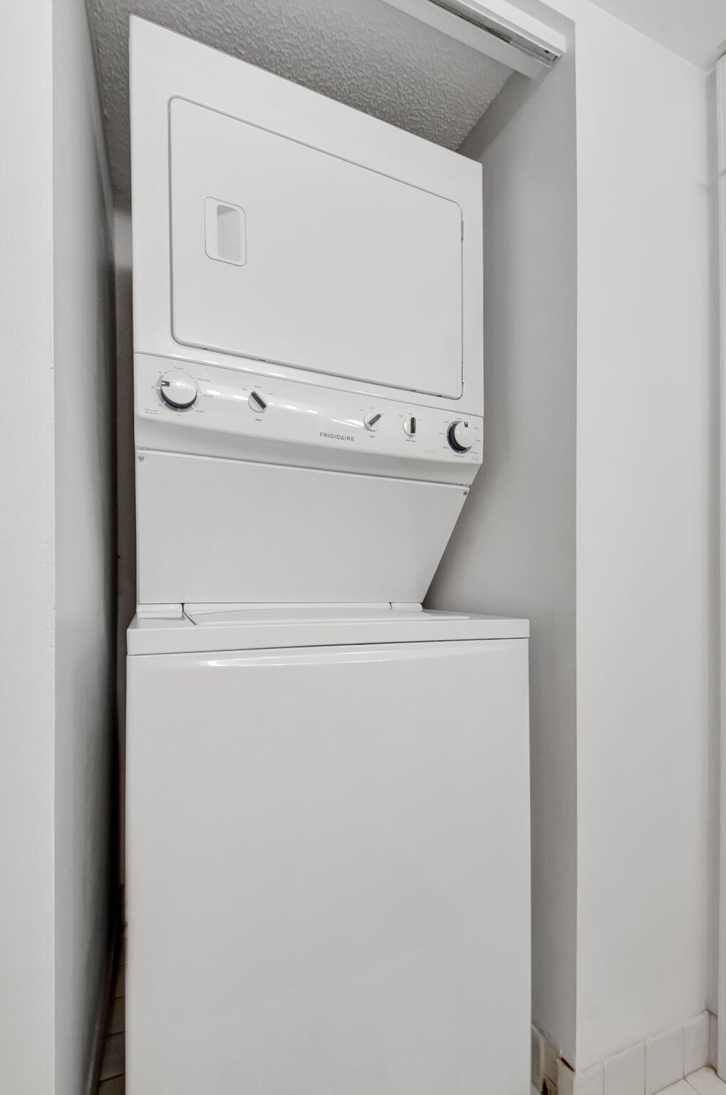 LAKESIDE CONDO 2 OF BANYA - Residential