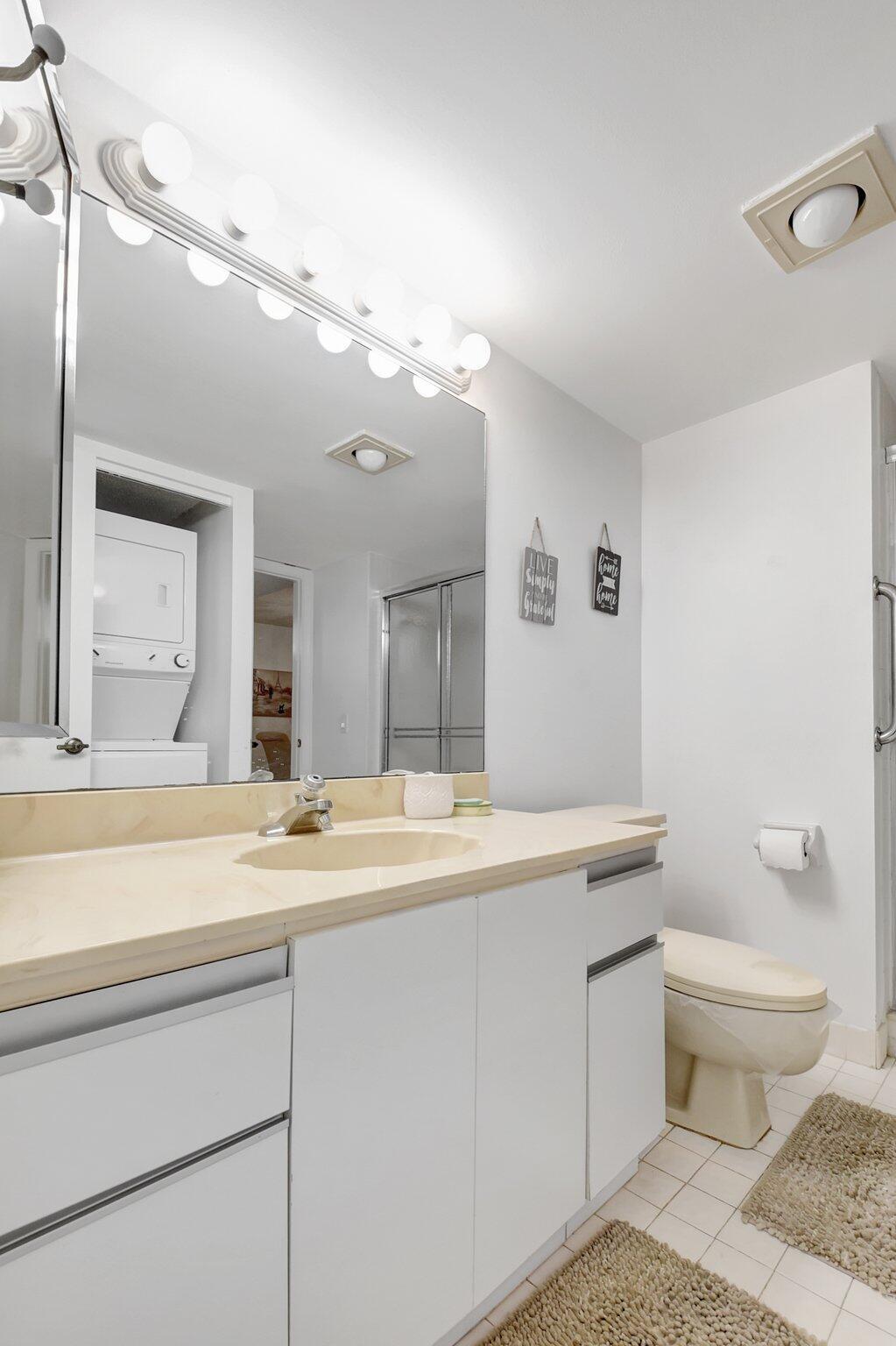 LAKESIDE CONDO 2 OF BANYA - Residential