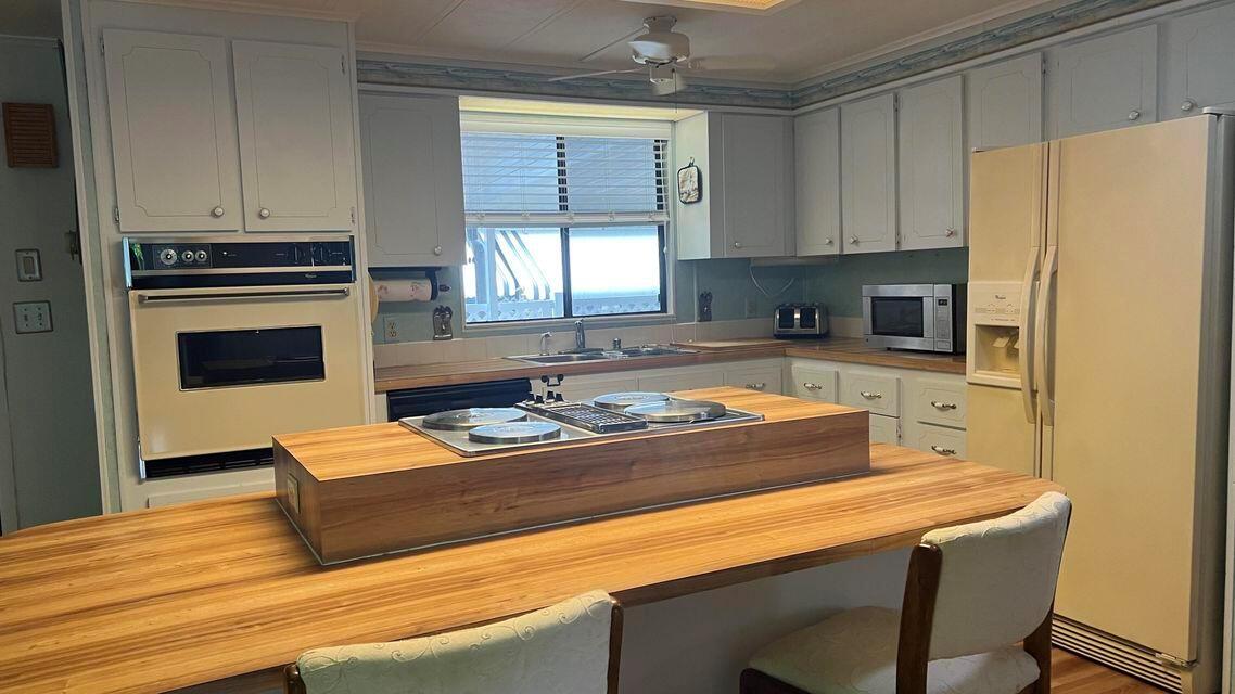 CAMBRIDGE AT HERITAGE RID - Residential Lease