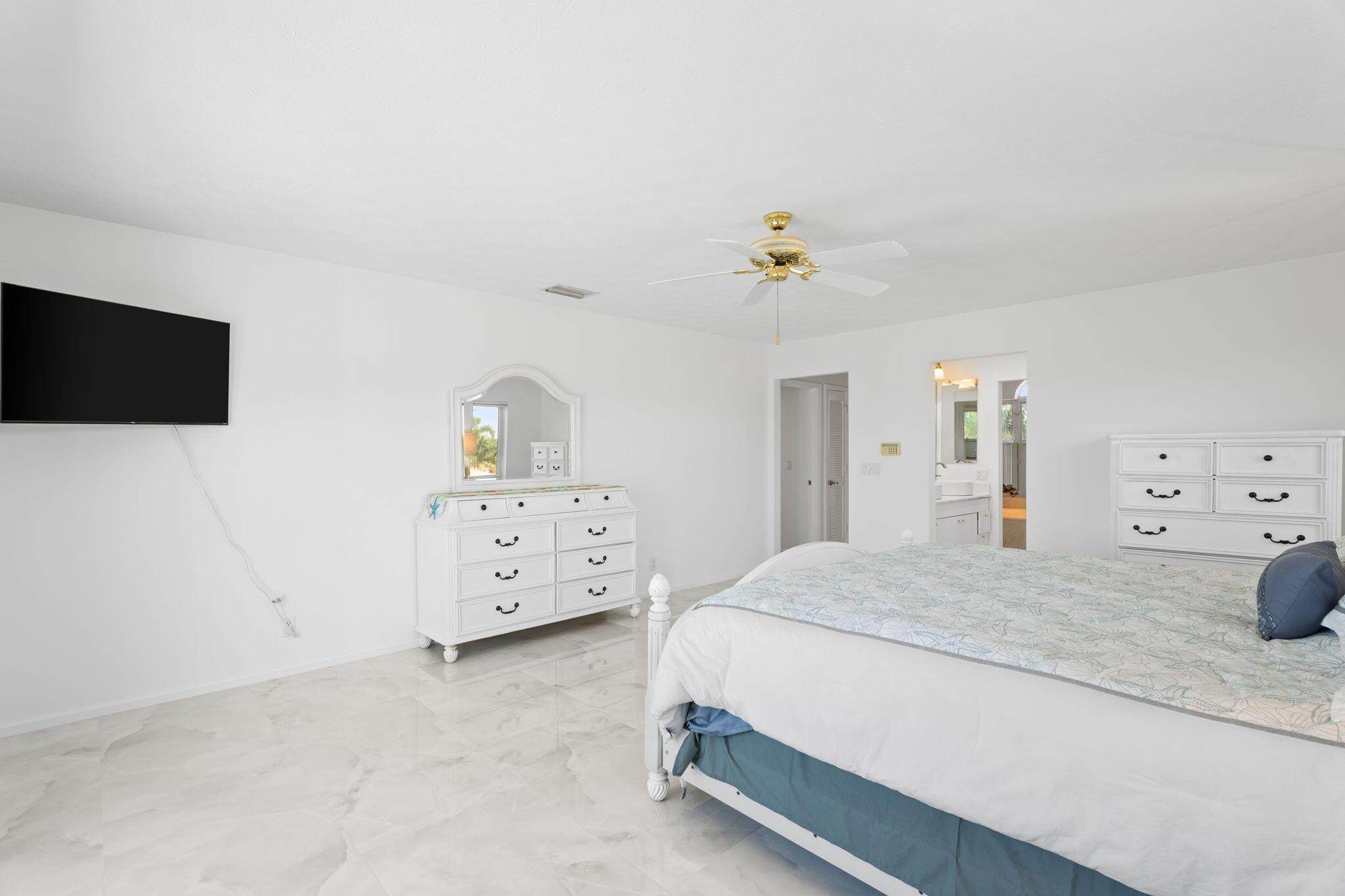 LIGHTHOUSE POINT - Residential