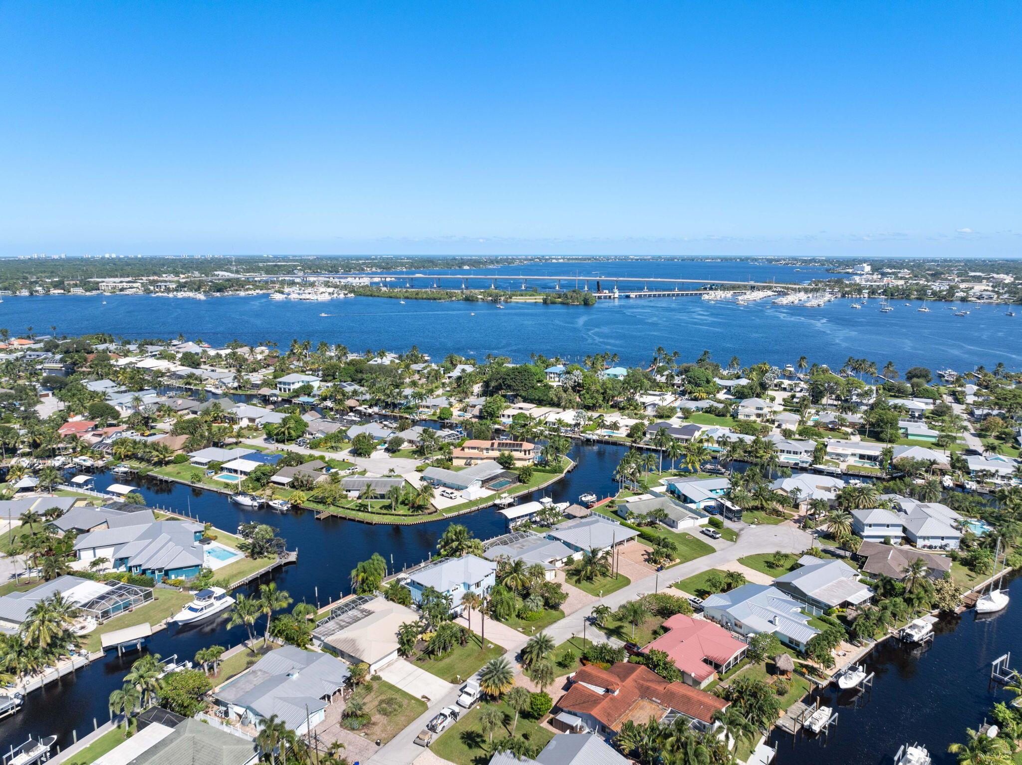 LIGHTHOUSE POINT - Residential
