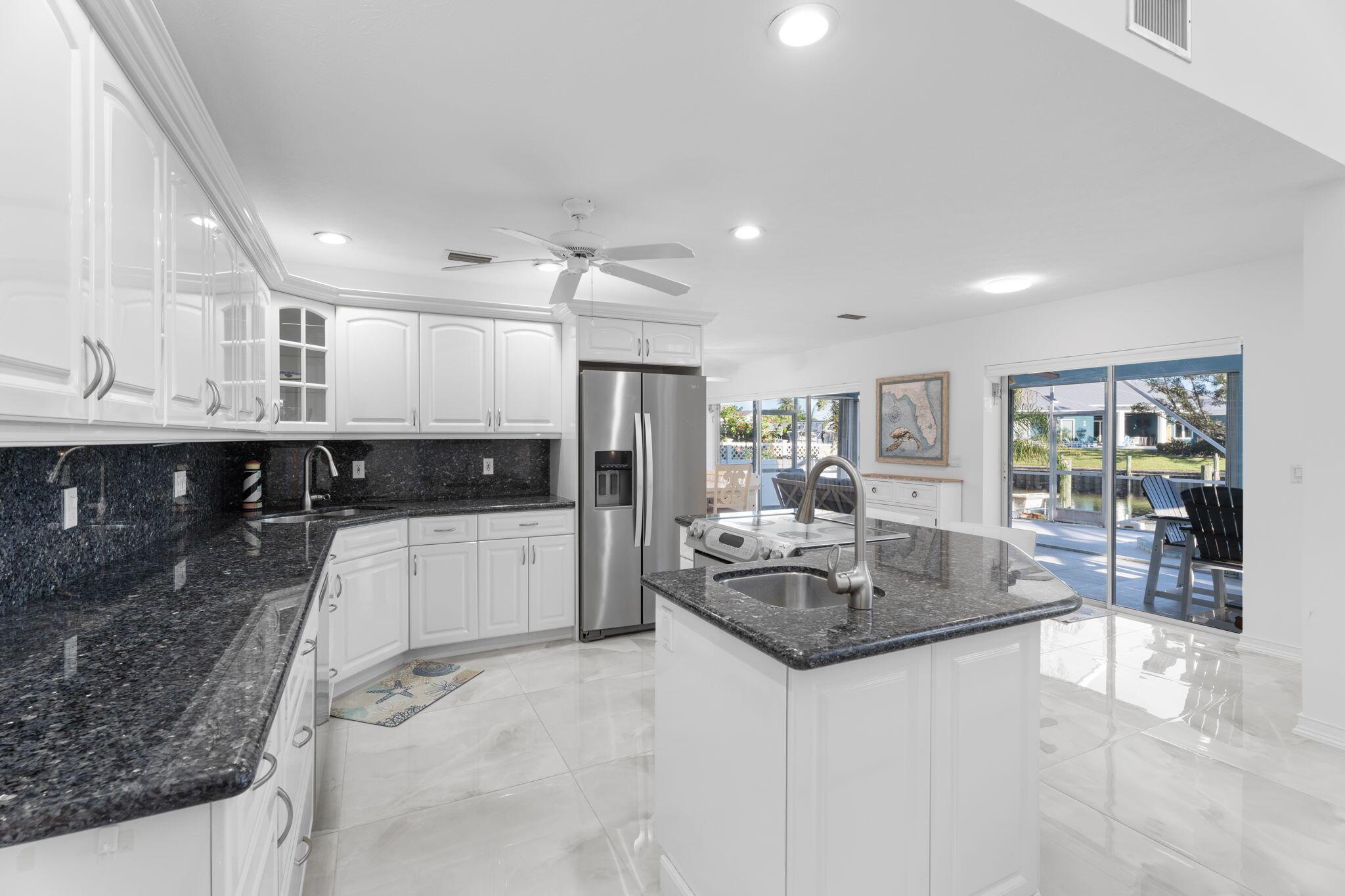 LIGHTHOUSE POINT - Residential