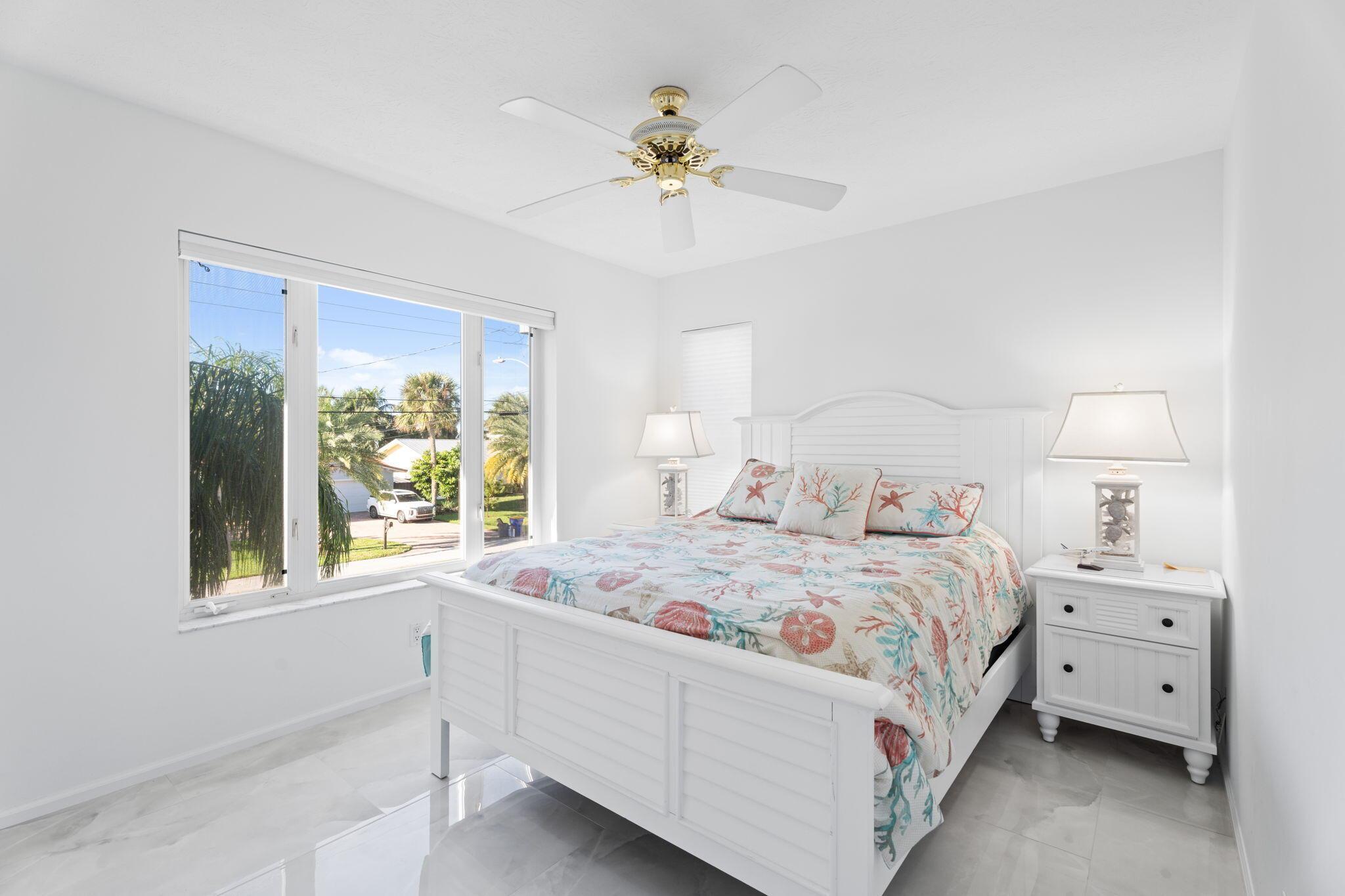 LIGHTHOUSE POINT - Residential