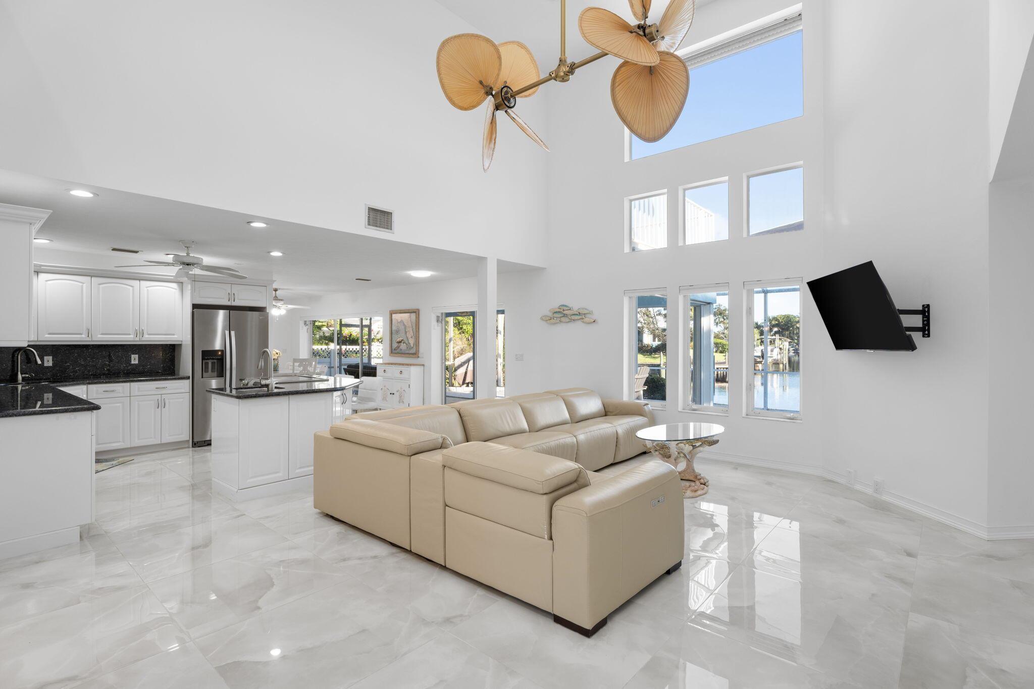 LIGHTHOUSE POINT - Residential