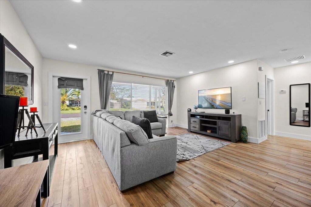 Photo of 414 NE 26th Terrace, Boca Raton, FL 33431 (MLS # B26013639)