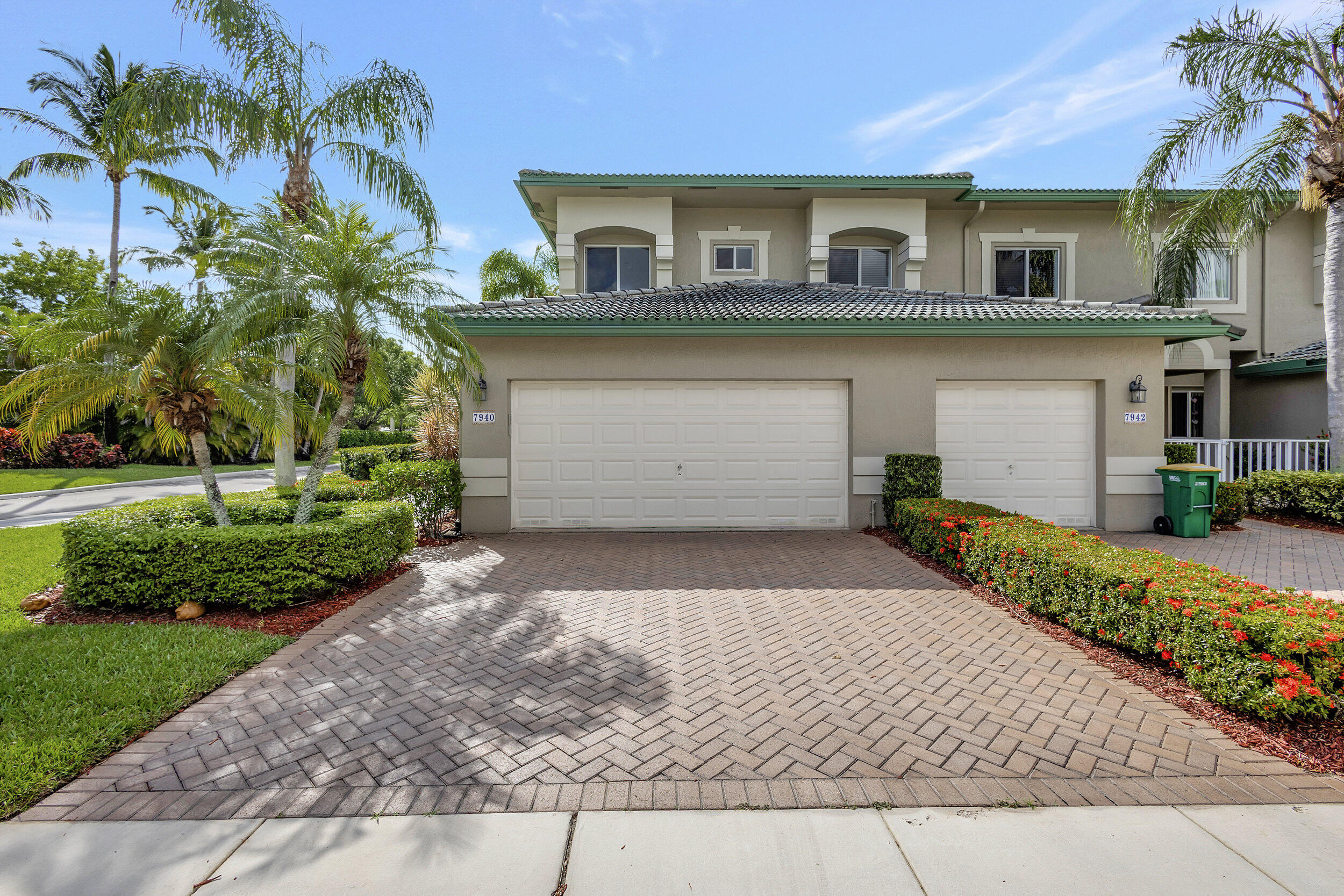 EXETER CONDOMINIUM - Residential