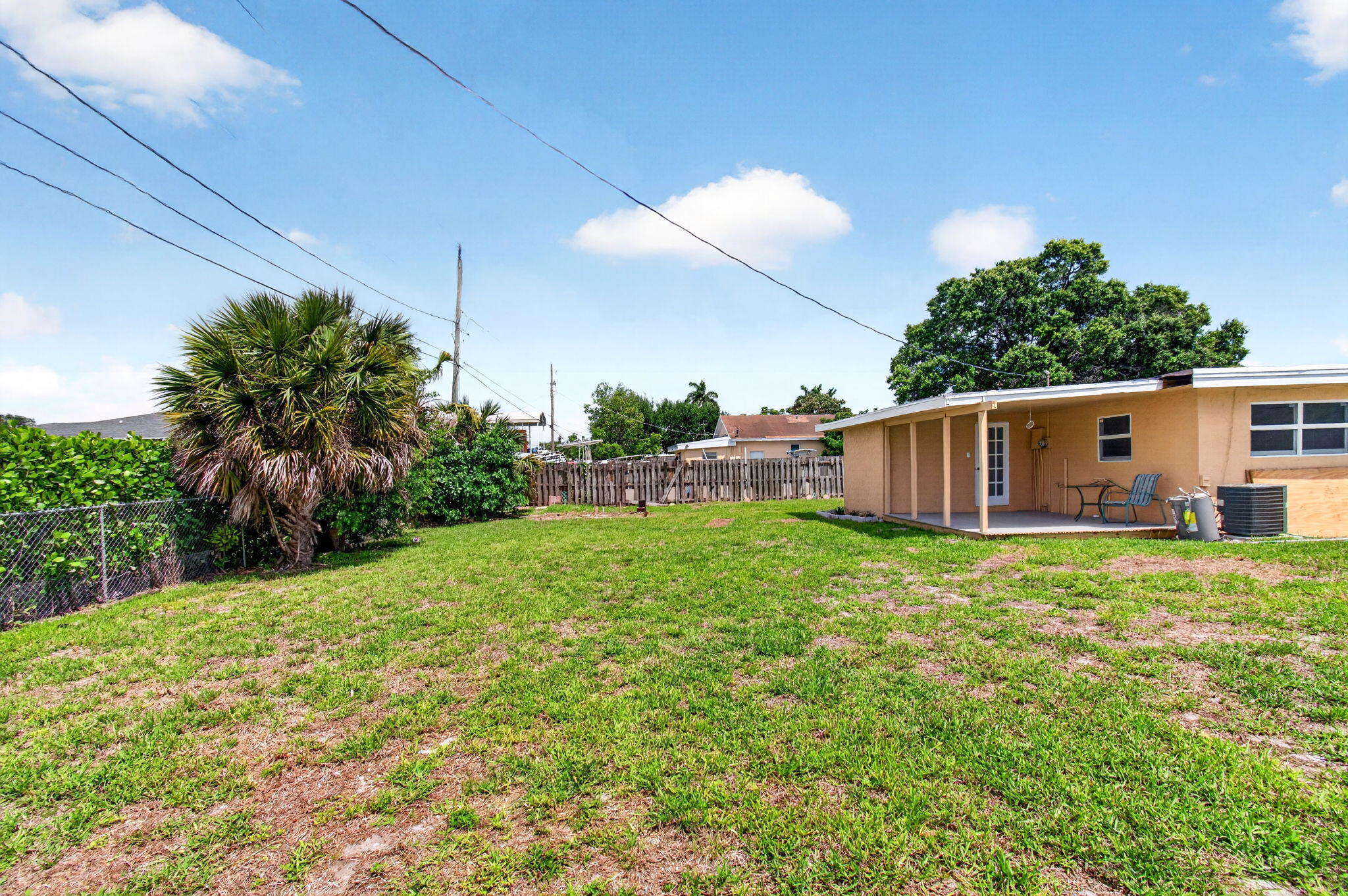 PLANTATION VILLAGE UNREC ON AM-8 - Residential