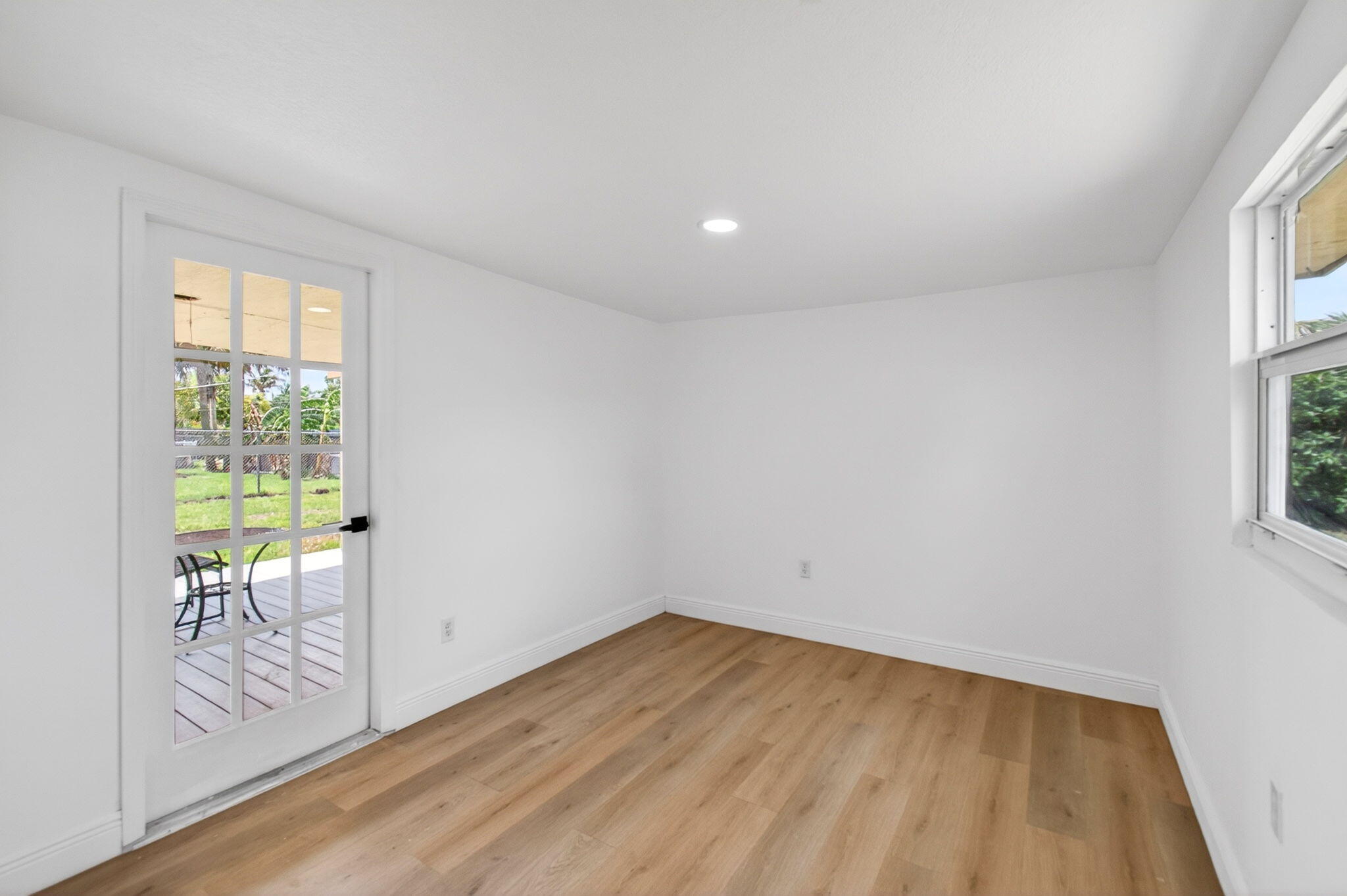 PLANTATION VILLAGE UNREC ON AM-8 - Residential