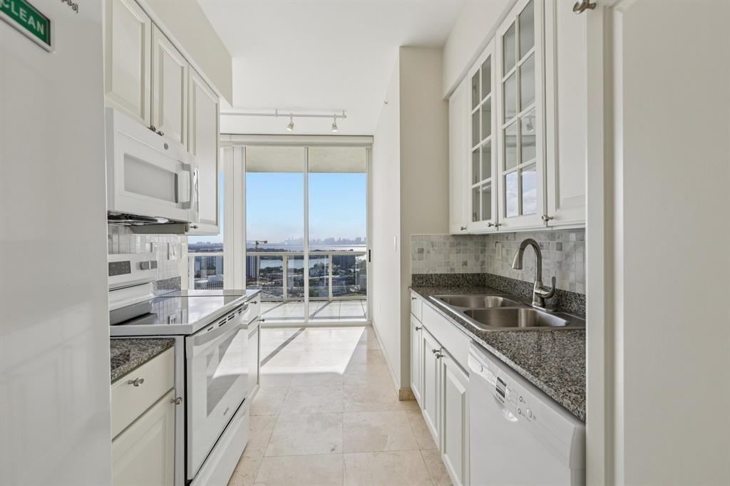 ST TROPEZ OCEAN CONDO - Residential Lease