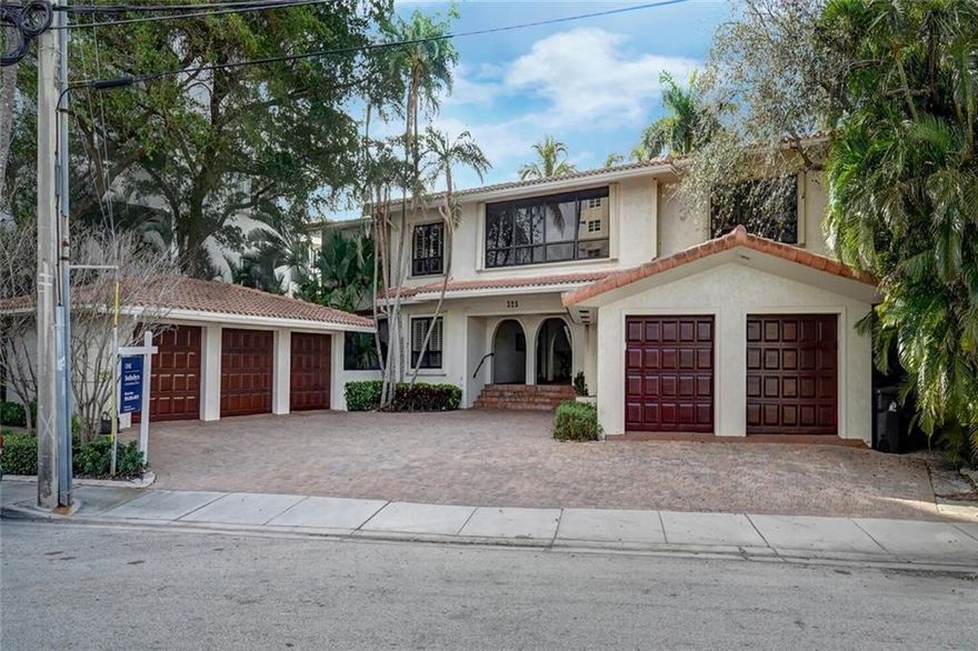 Own a piece of paradise in a rare opportunity to live on Sunset Lake. This open and airy floor plan offers 2 bedrooms, 2 baths, dining room and separate nook, ideal for office/den... Oh the possibilities! Fabulous views of Sunset Lake with amazing sunsets. Features include impact windows, plantation shutters, fully remodeled kitchen, baths and flooring just to name a few. Enjoy all the benefits of living a stones throw away from the famed Las Olas Blvd, in a private residence with a boat slip , No fixed bridges and easy access to the intracoastal and ocean. This unit includes a 1 car garage as well as  additional parking in front of the garage.  Walk to restaurants, beach, shopping and more!  Enjoy the Florida Lifestyle in this boutique building with only 5 owners. Own a piece of paradise in a rare opportunity to live on Sunset Lake. This open and airy floor plan offers 2 bedrooms, 2 baths, dining room and separate nook, ideal for office/den... Oh the possibilities! Fabulous views of Sunset Lake with amazing sunsets. Features include impact windows, plantation shutters, fully remodeled kitchen, baths and flooring just to name a few. Enjoy all the benefits of living a stones throw away from the famed Las Olas Blvd, in a private residence with a boat slip and easy access to the intracoastal and ocean. This unit includes a 1 car garage as well as  additional parking in front of the garage.  Walk to restaurants, beach, shopping and more!  Enjoy the Florida Lifestyle in this boutique building with only 5 owners.