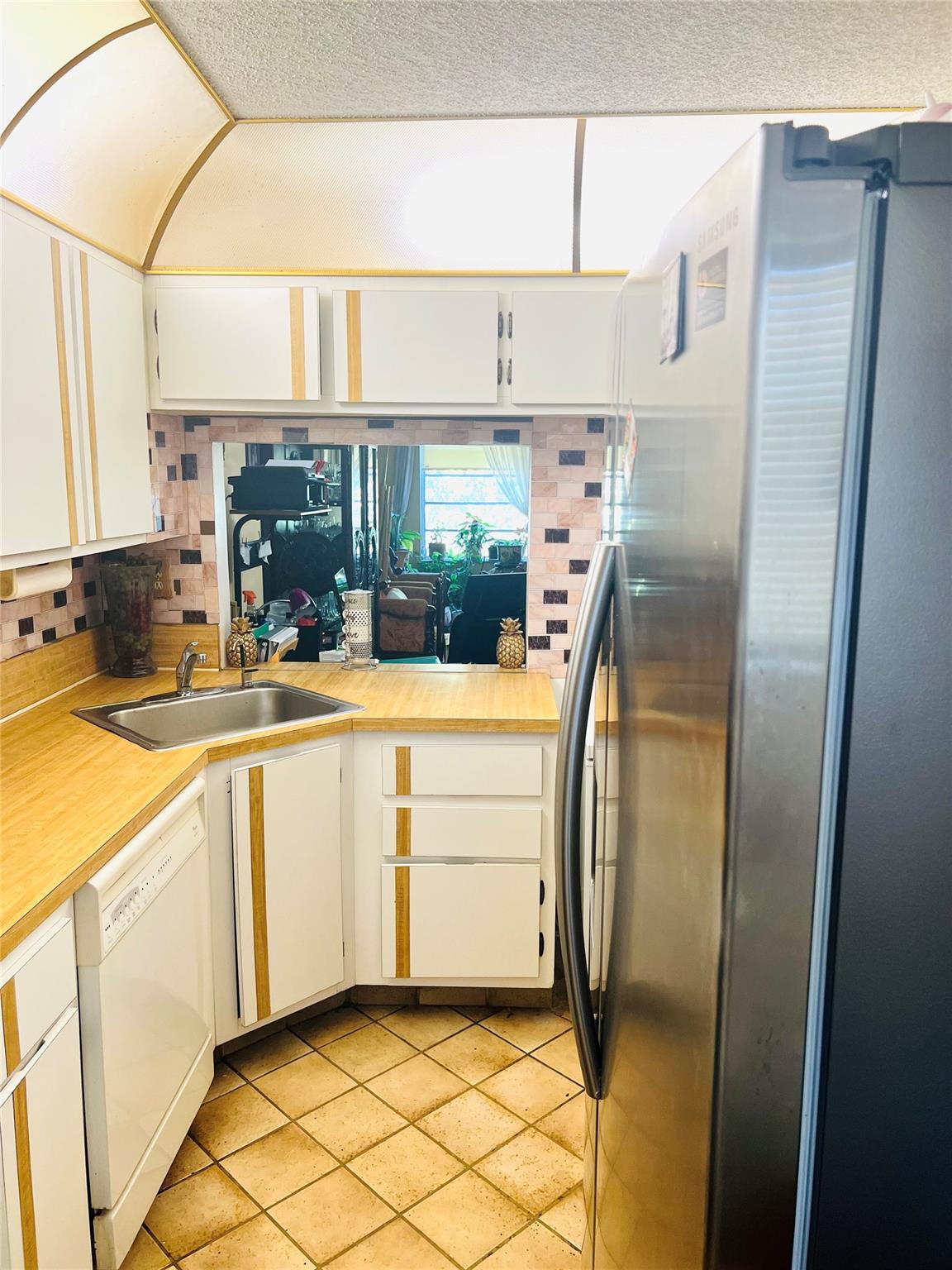OMAGA CONDO - Residential