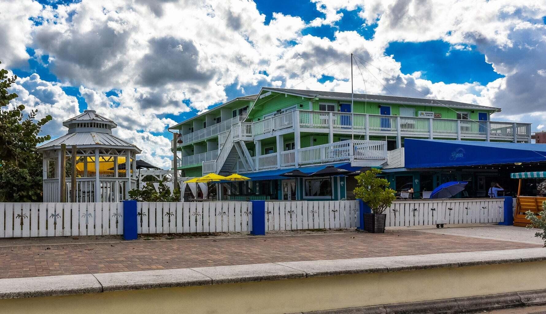 MIDPORT PLACE I, A CONDOMINIUM - Residential