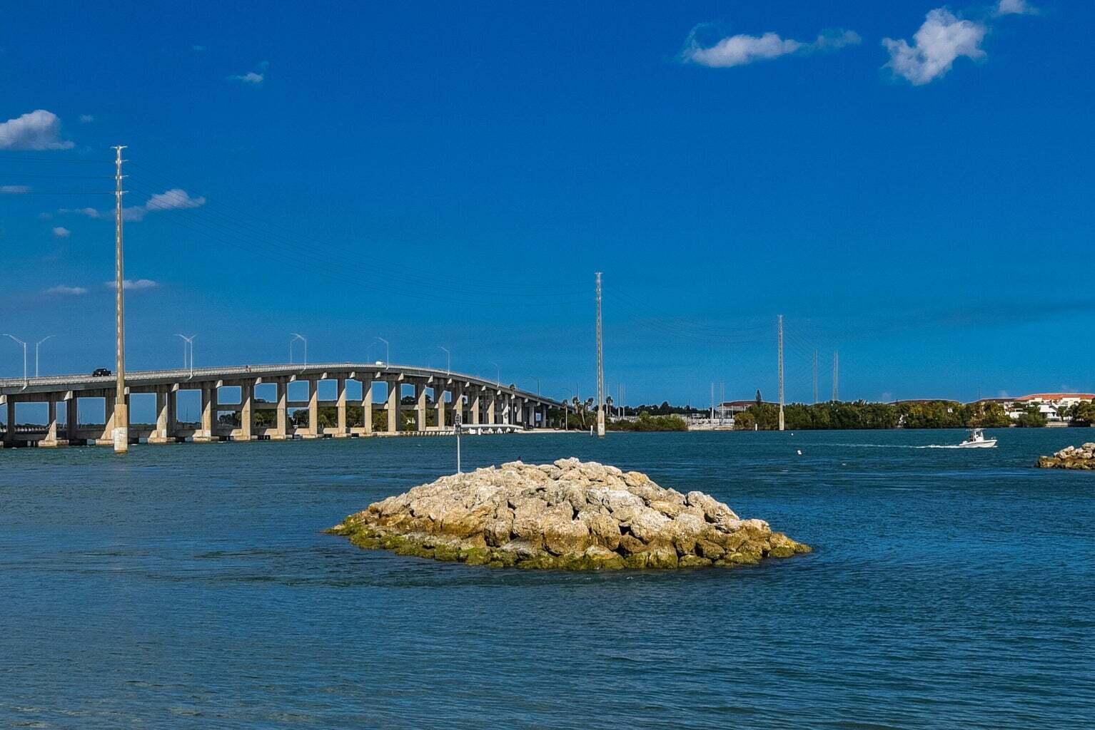 MIDPORT PLACE I, A CONDOMINIUM - Residential