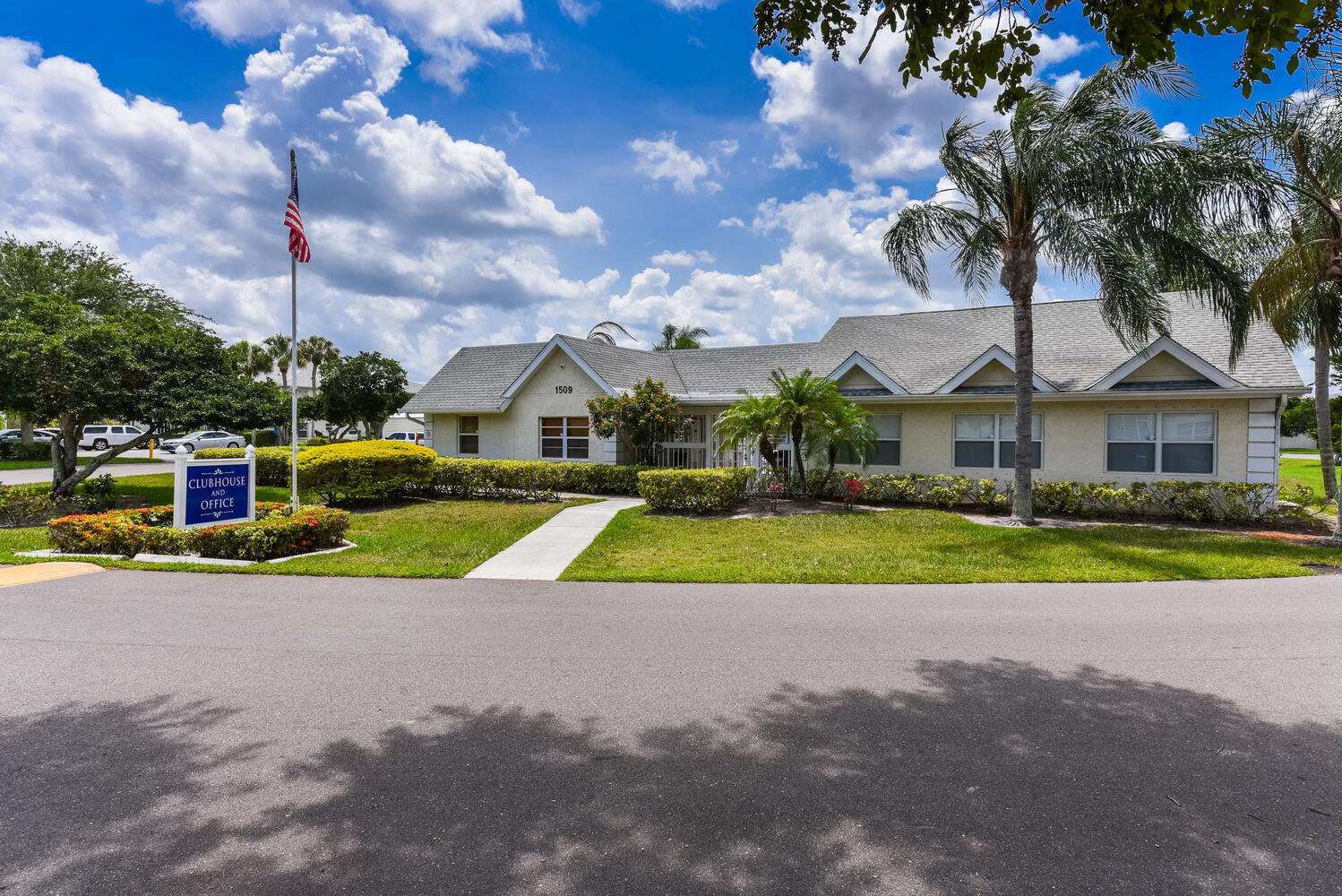 MIDPORT PLACE I, A CONDOMINIUM - Residential