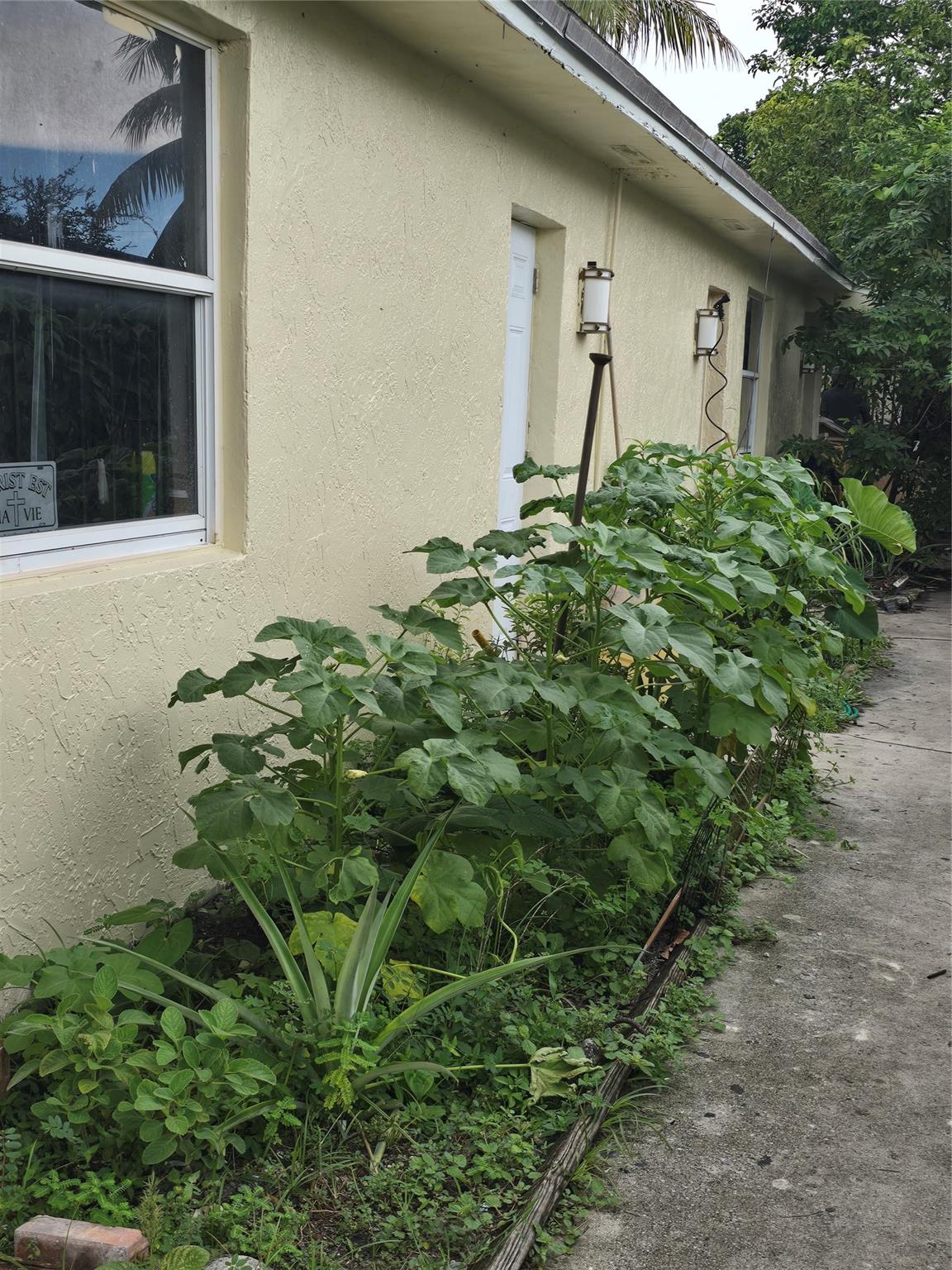 View photos, virtual tours, details... 7807 NW 3rd Ave