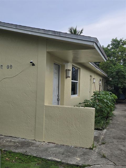7807 NW 3rd Ave Miami FL 33150