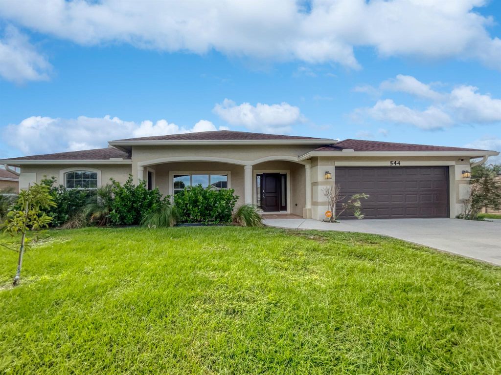 Photo of 544 SW Lakota Avenue, Port St Lucie, FL 34953 (MLS # R10930962)